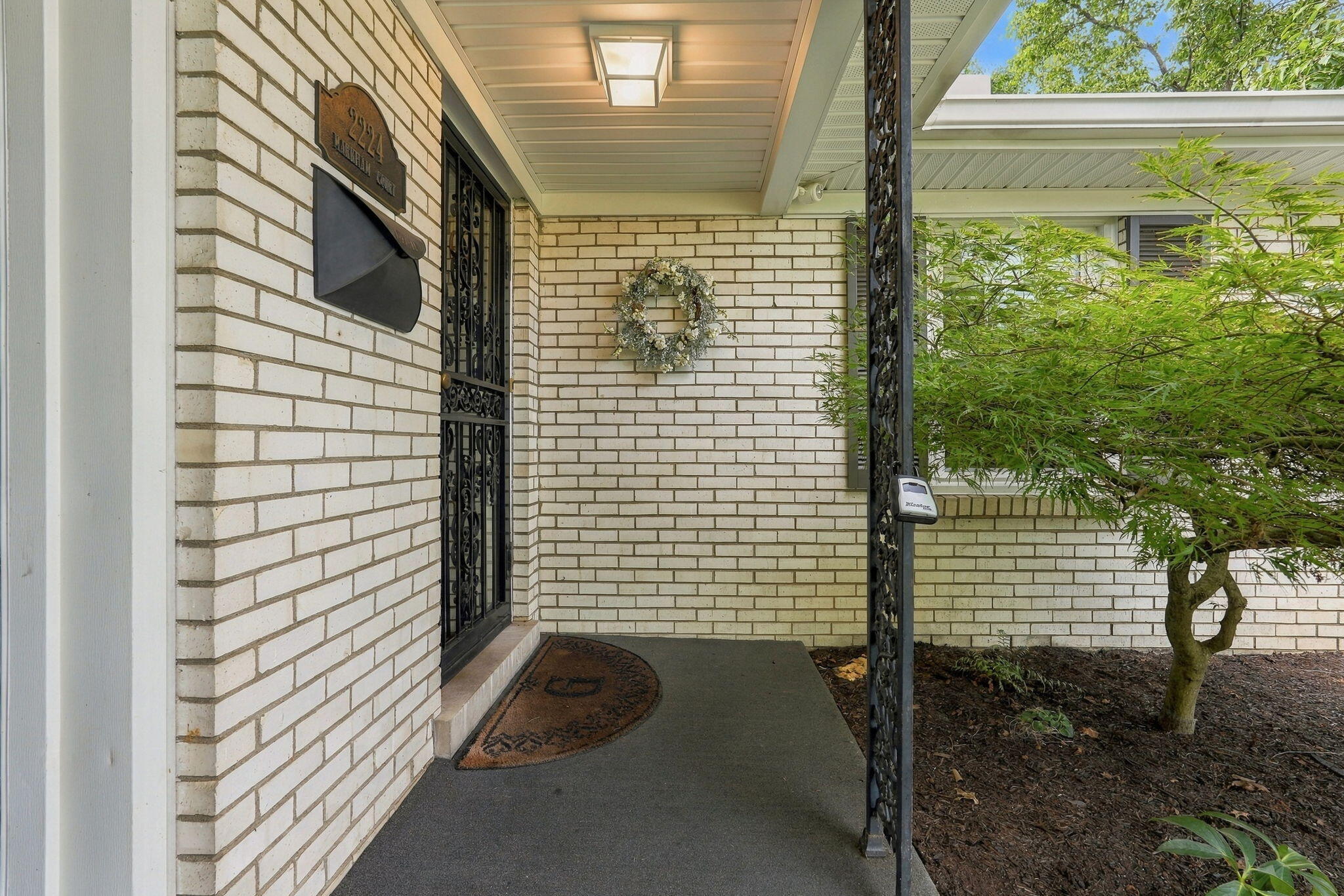 2224 Markham Court Property Photo 9