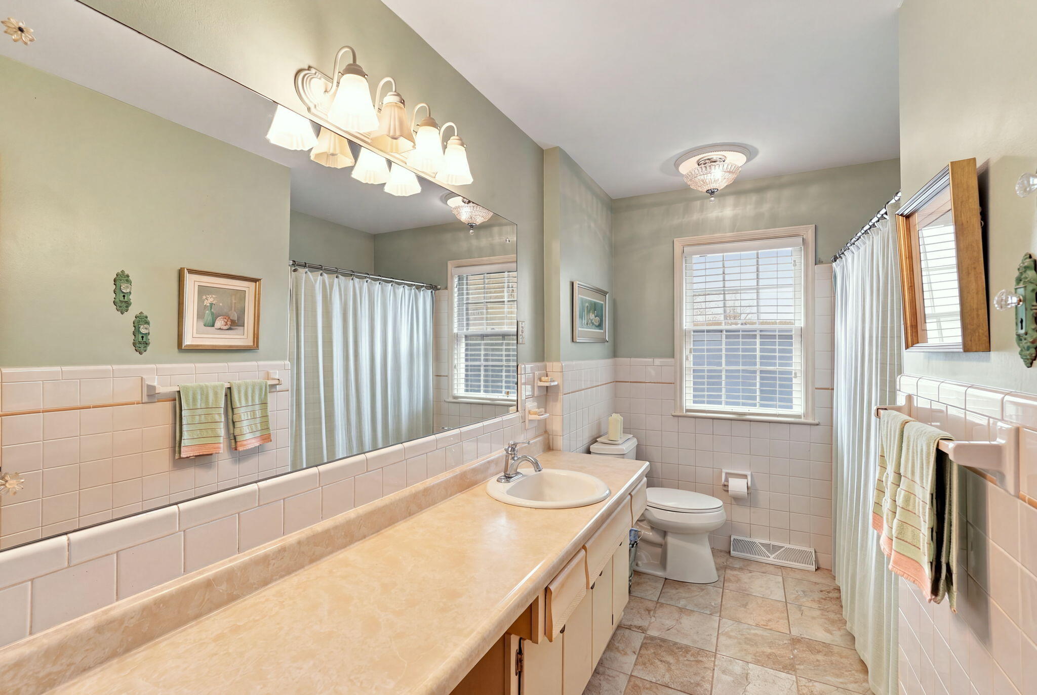 2224 Markham Court Property Photo 20