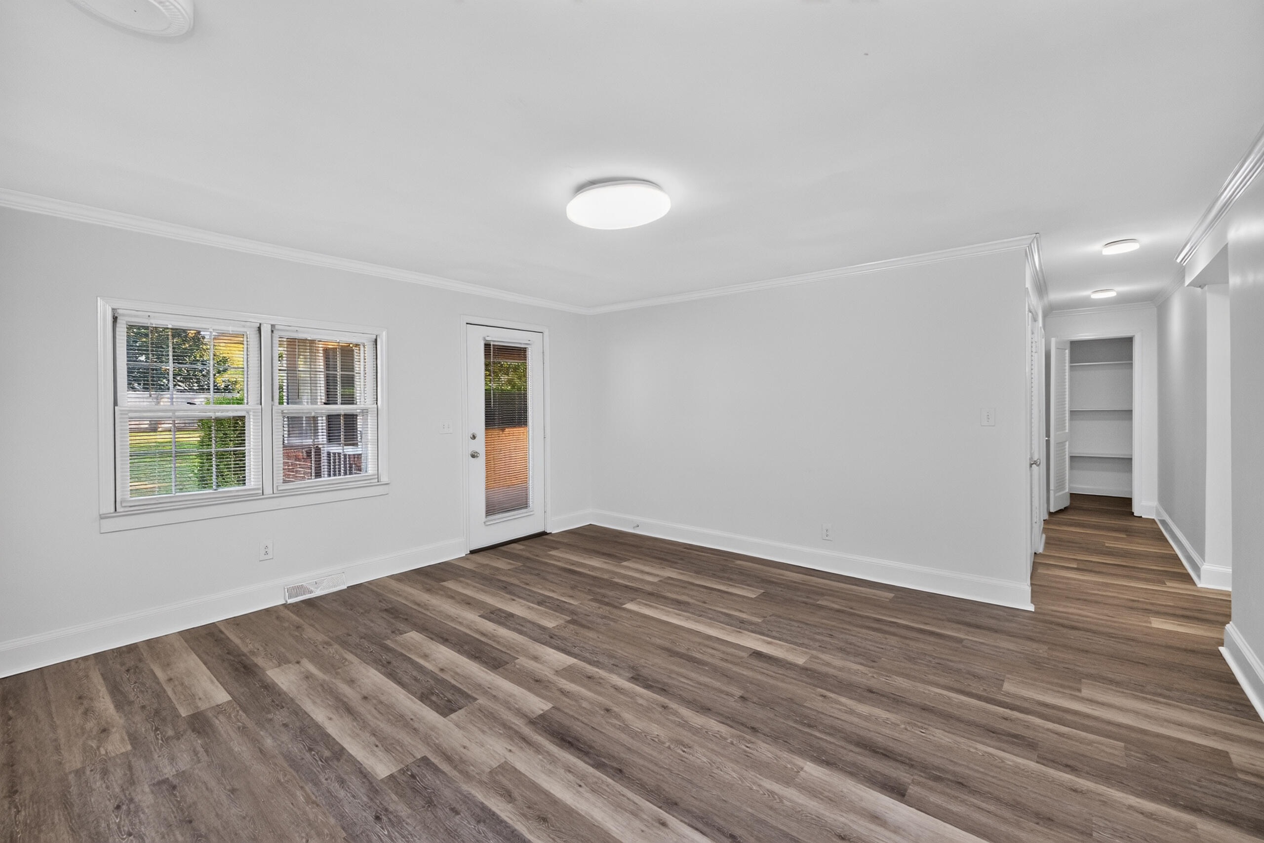 511 E Walnut Street Property Photo 17
