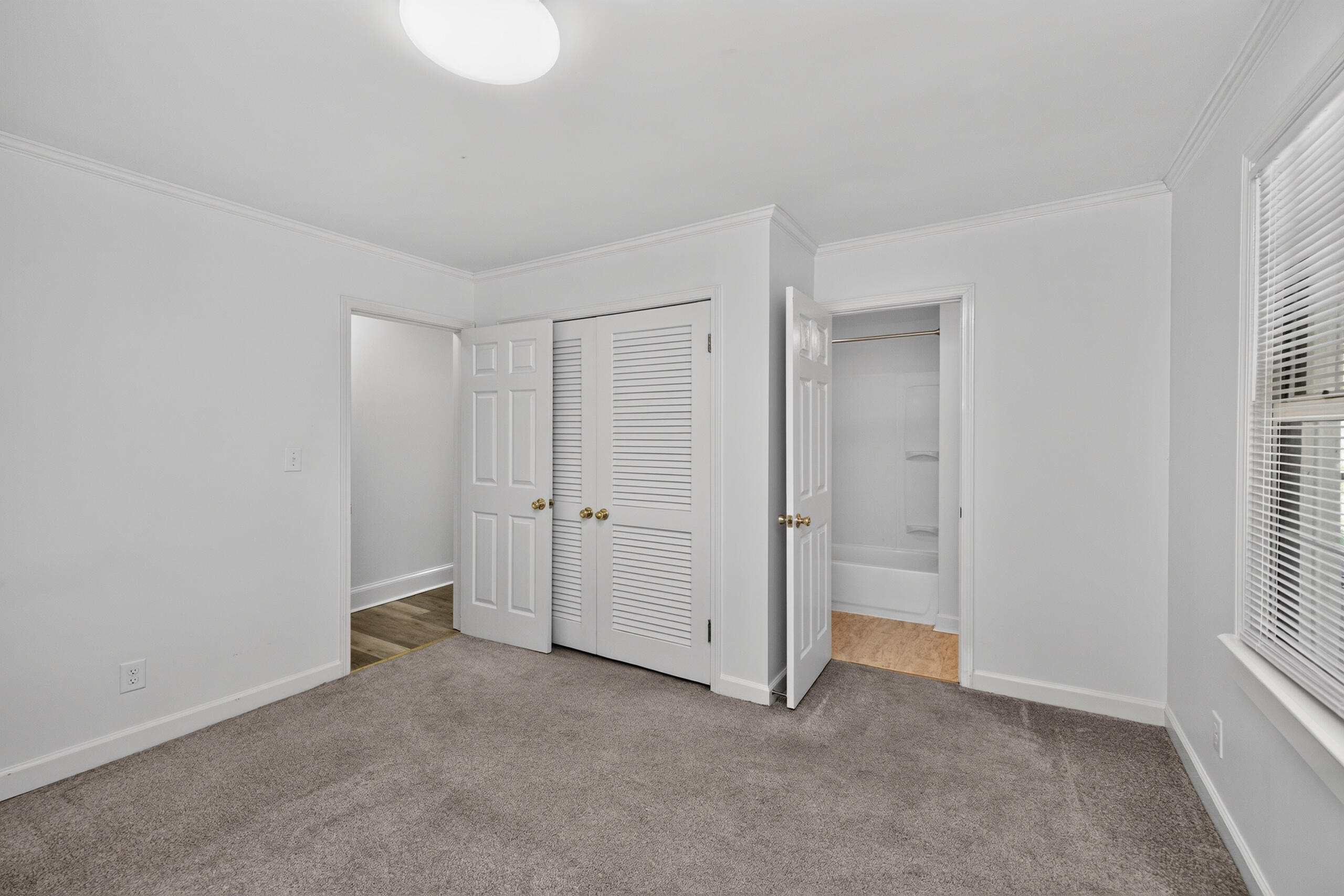 511 E Walnut Street Property Photo 19
