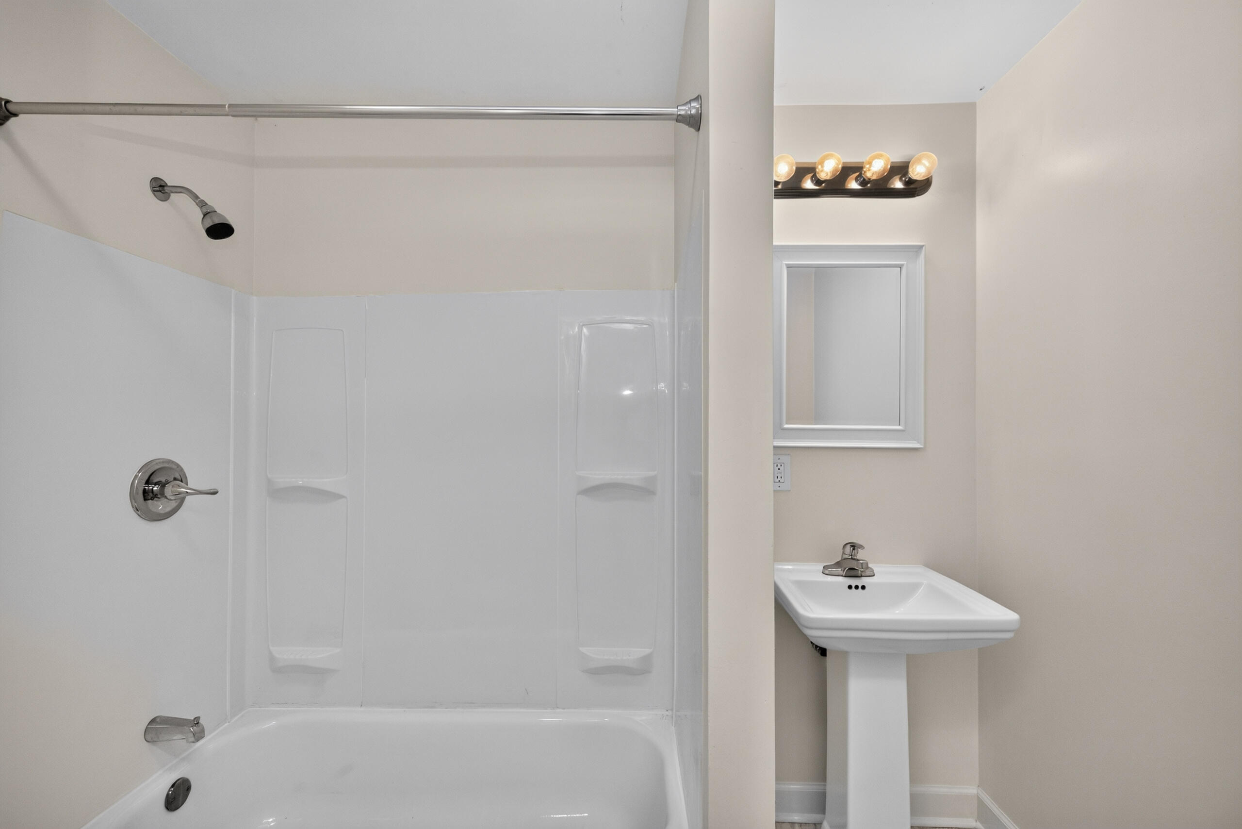511 E Walnut Street Property Photo 20