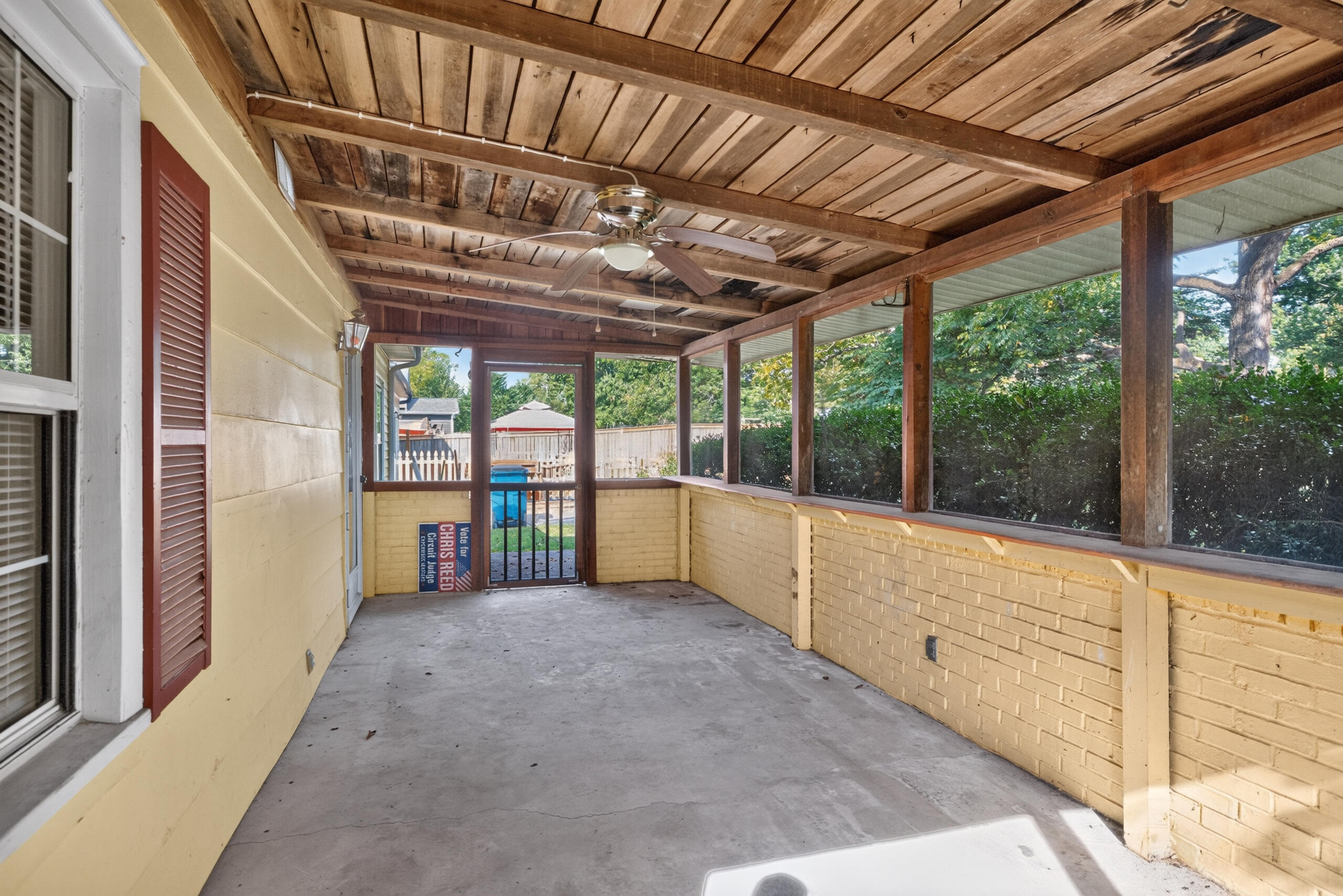 511 E Walnut Street Property Photo 24