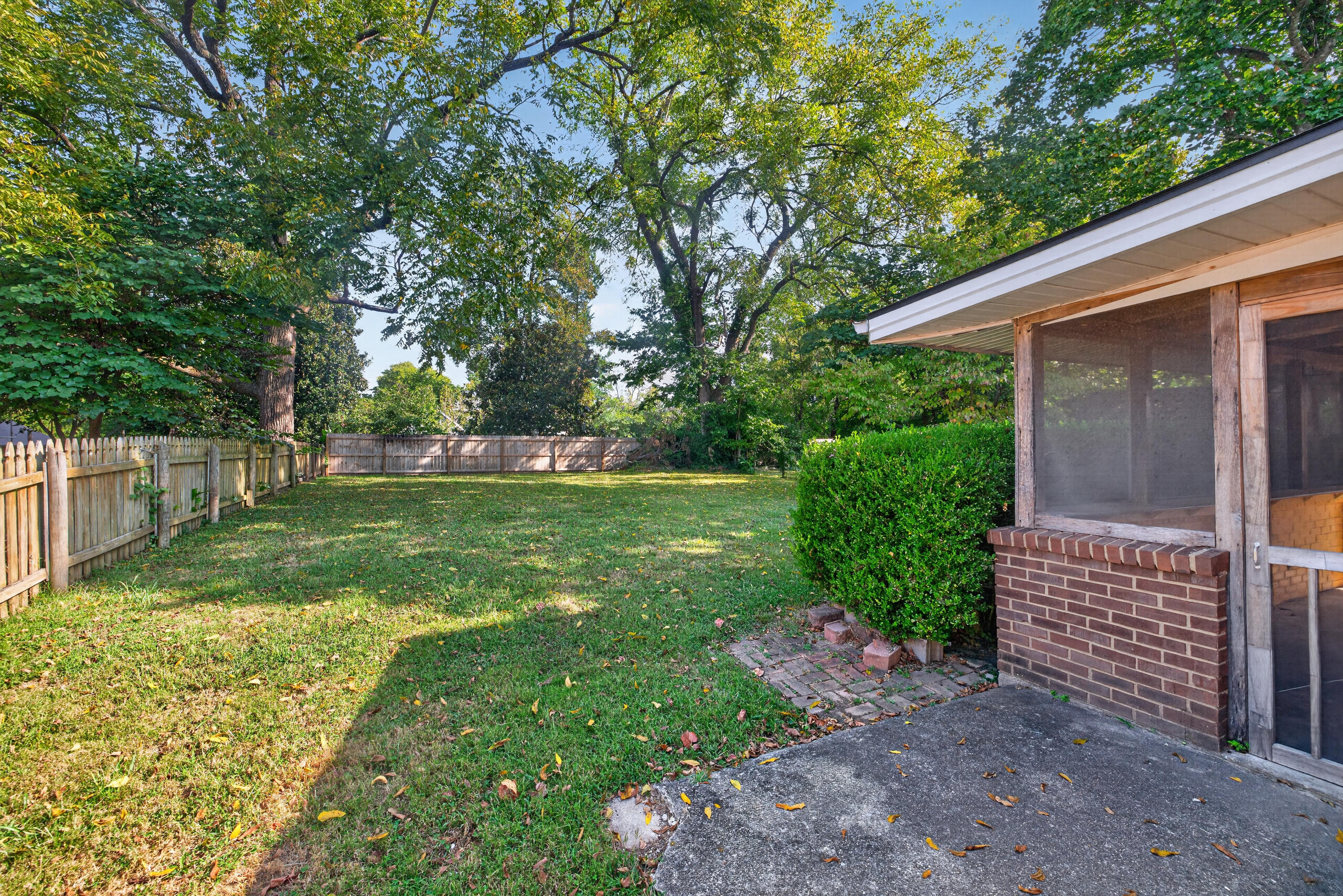 511 E Walnut Street Property Photo 25