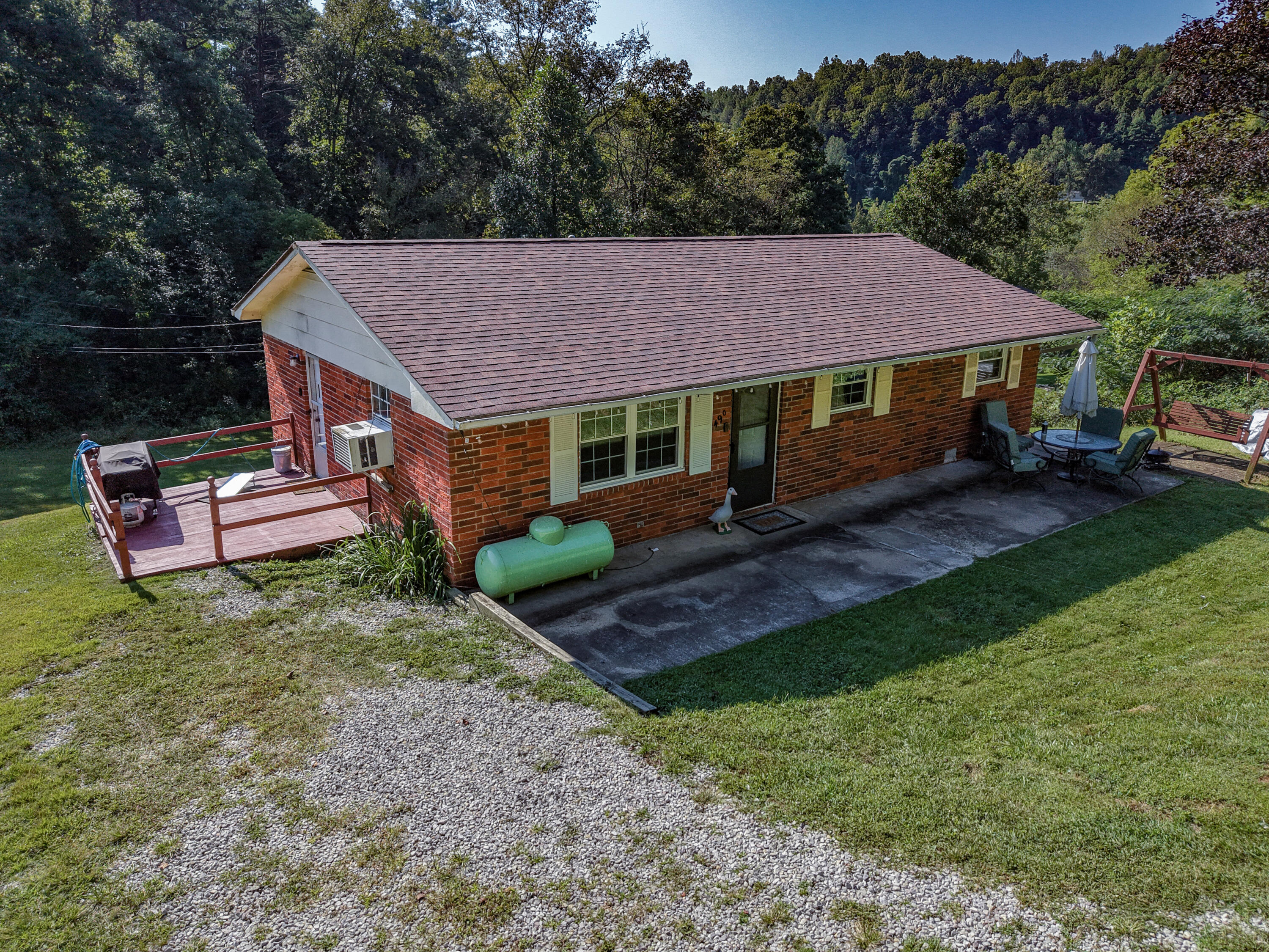 490 Cribbs Hill Property Photo 1