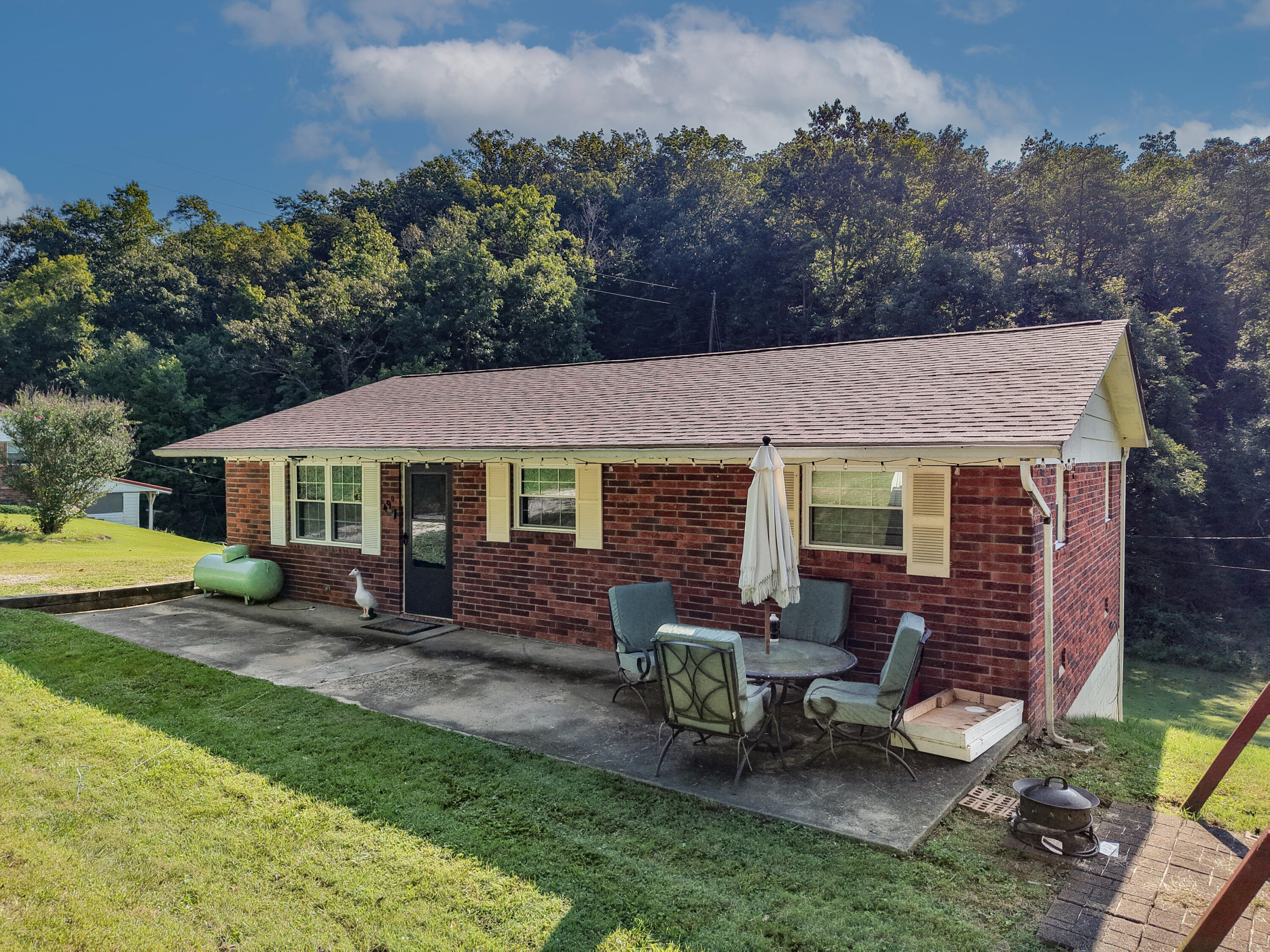 490 Cribbs Hill Property Photo 1