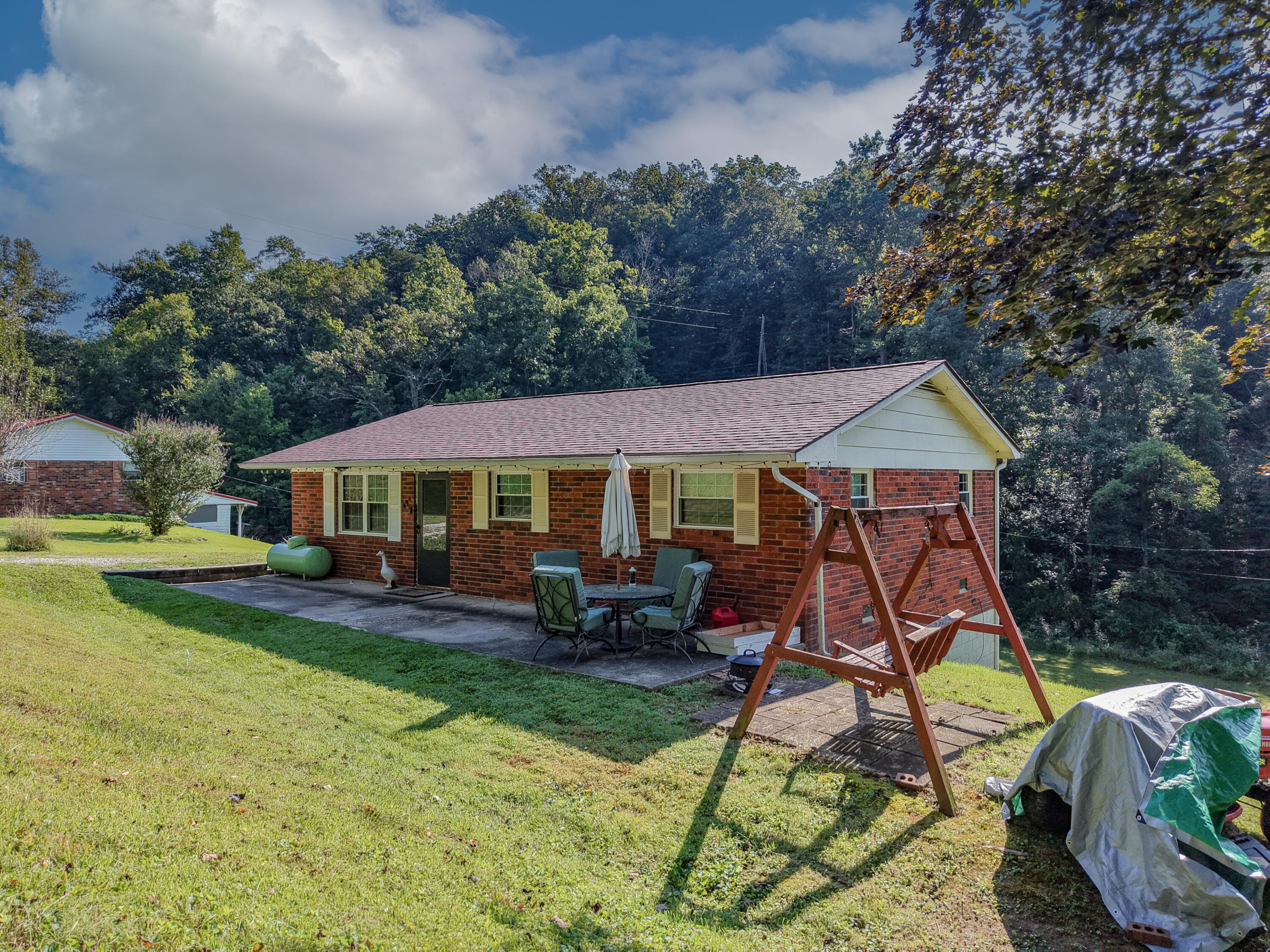 490 Cribbs Hill Property Photo 5