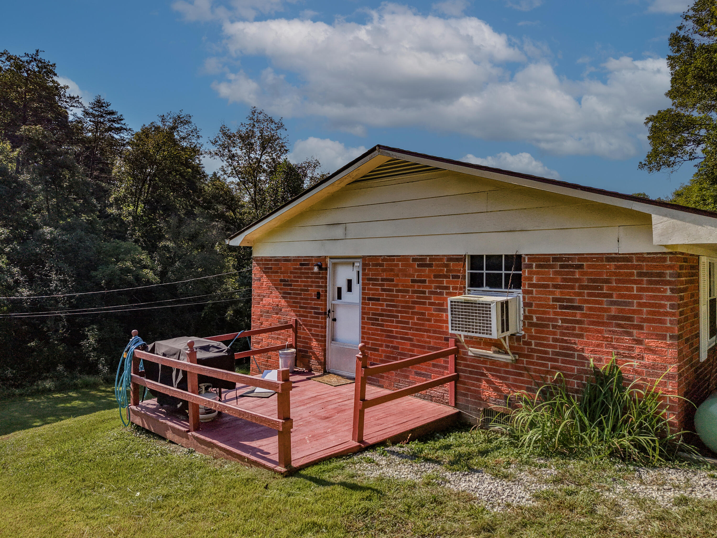 490 Cribbs Hill Property Photo 8