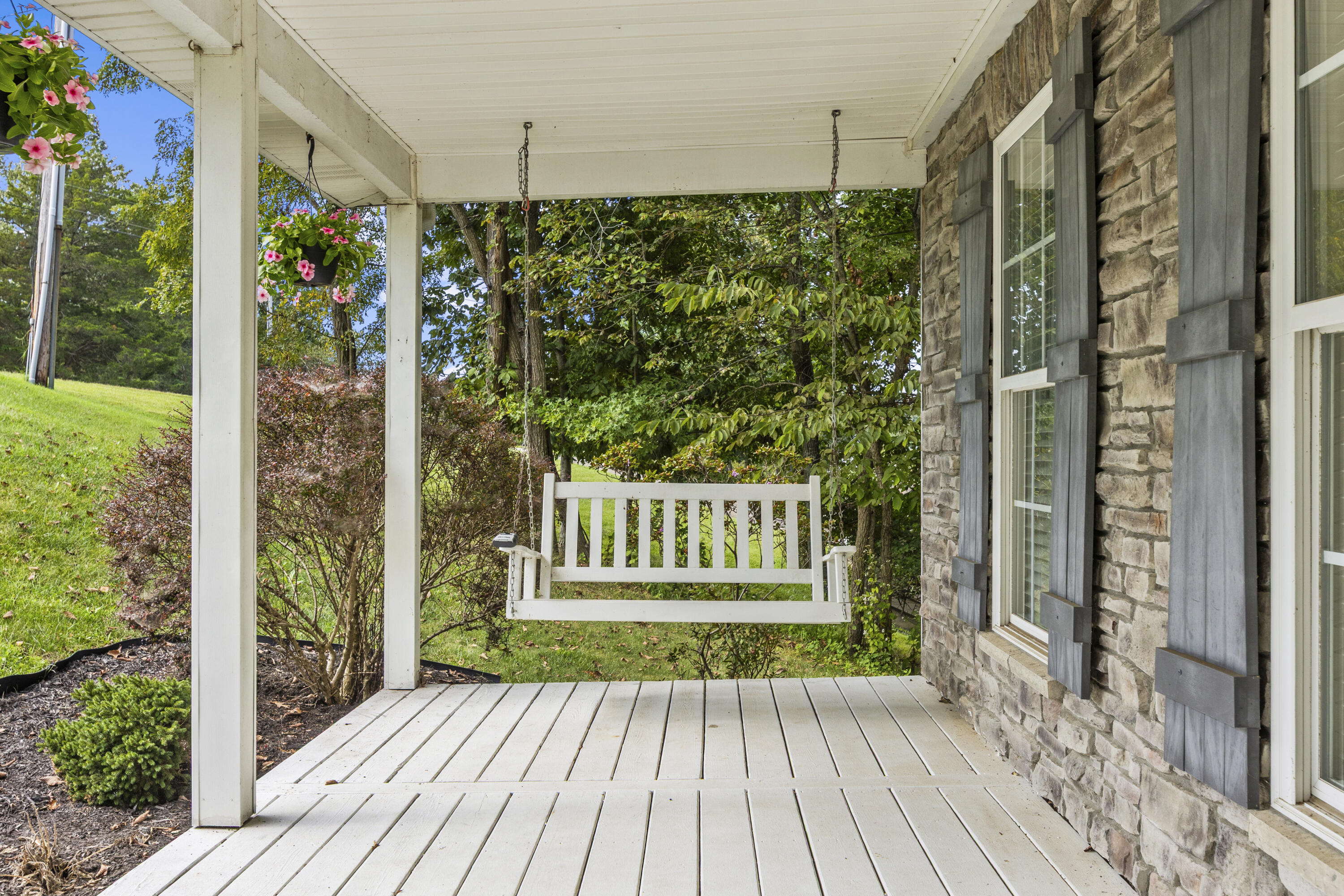 103 Brant Court Property Photo 4