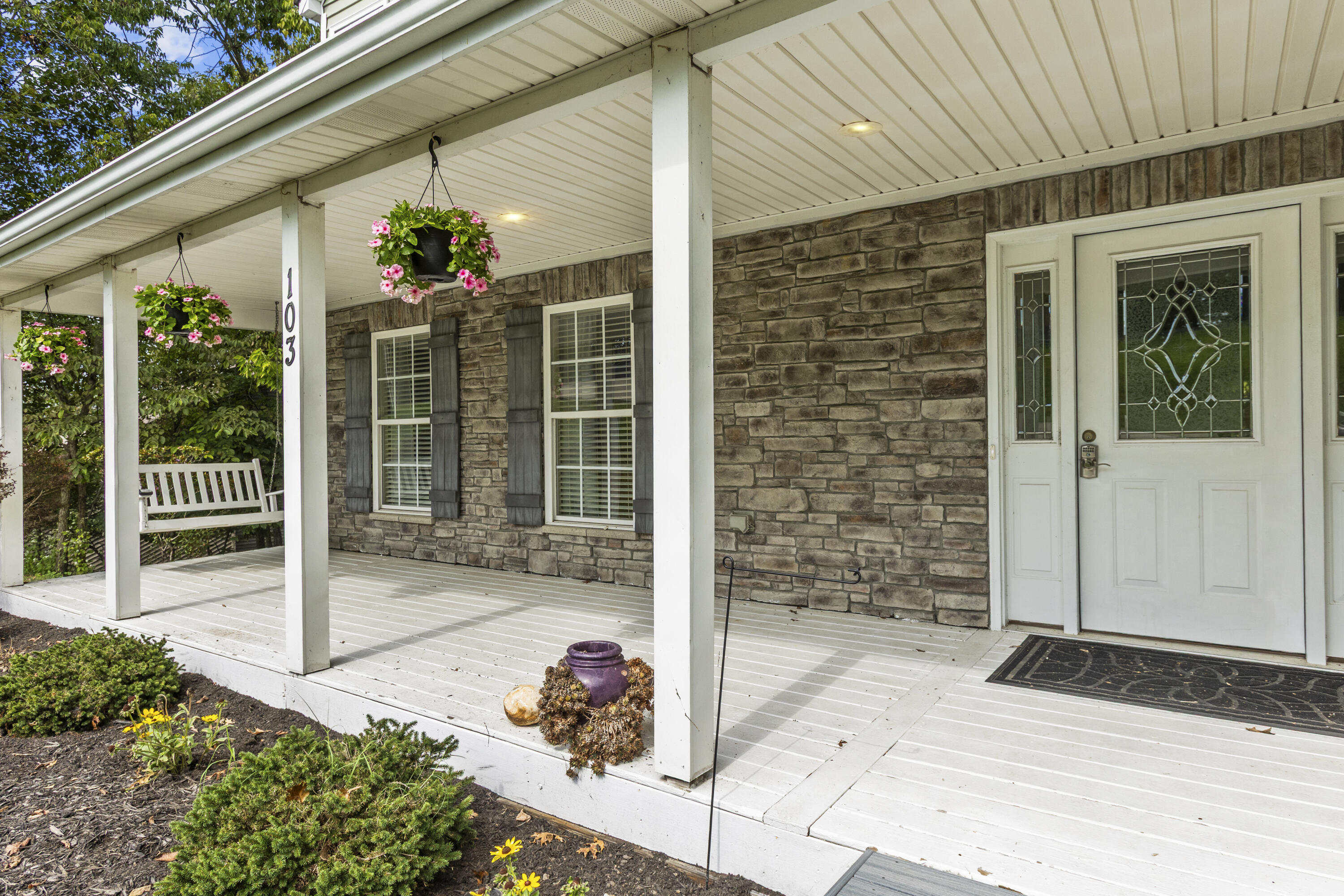 103 Brant Court Property Photo 5