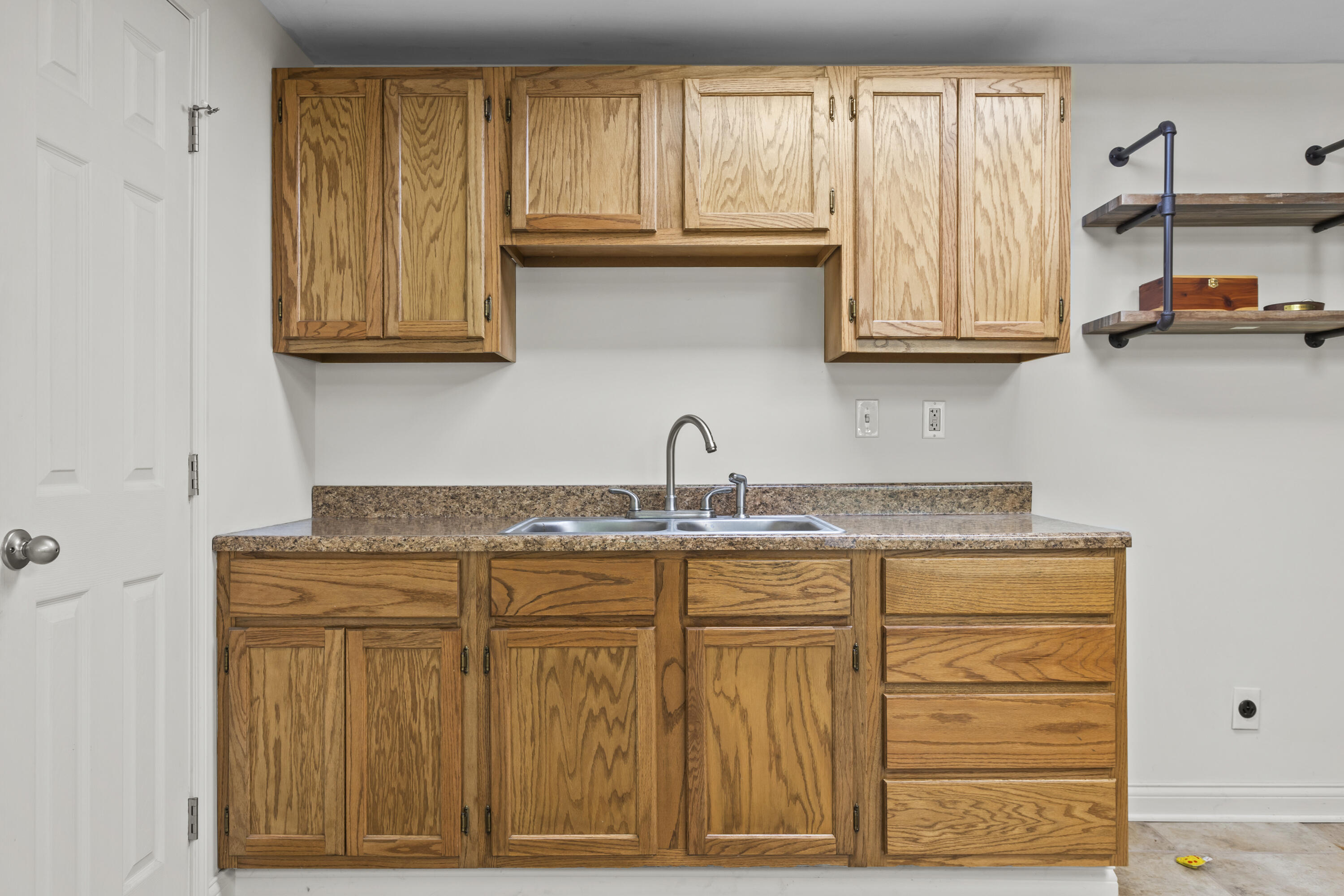 103 Brant Court Property Photo 36