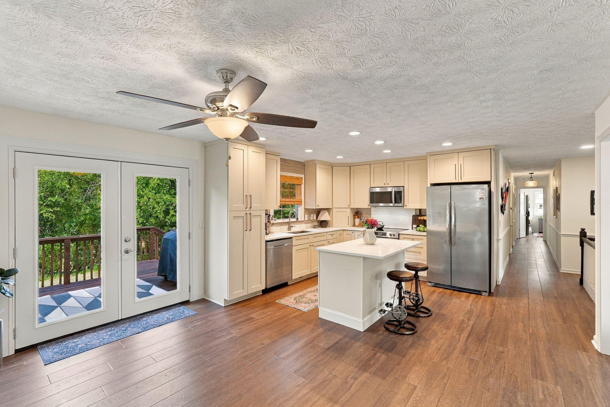 165 Mercer Avenue Property Photo 11