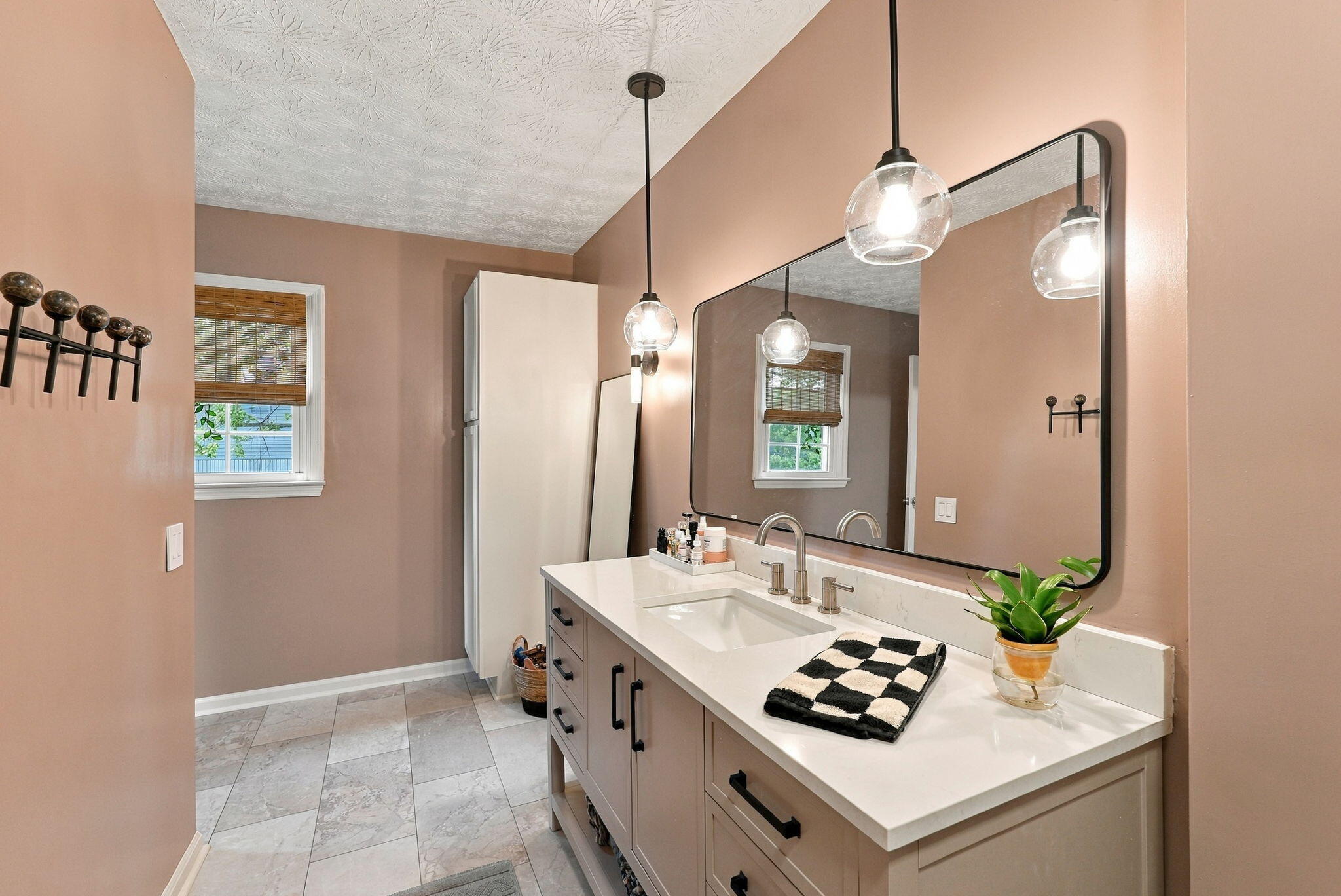 165 Mercer Avenue Property Photo 21
