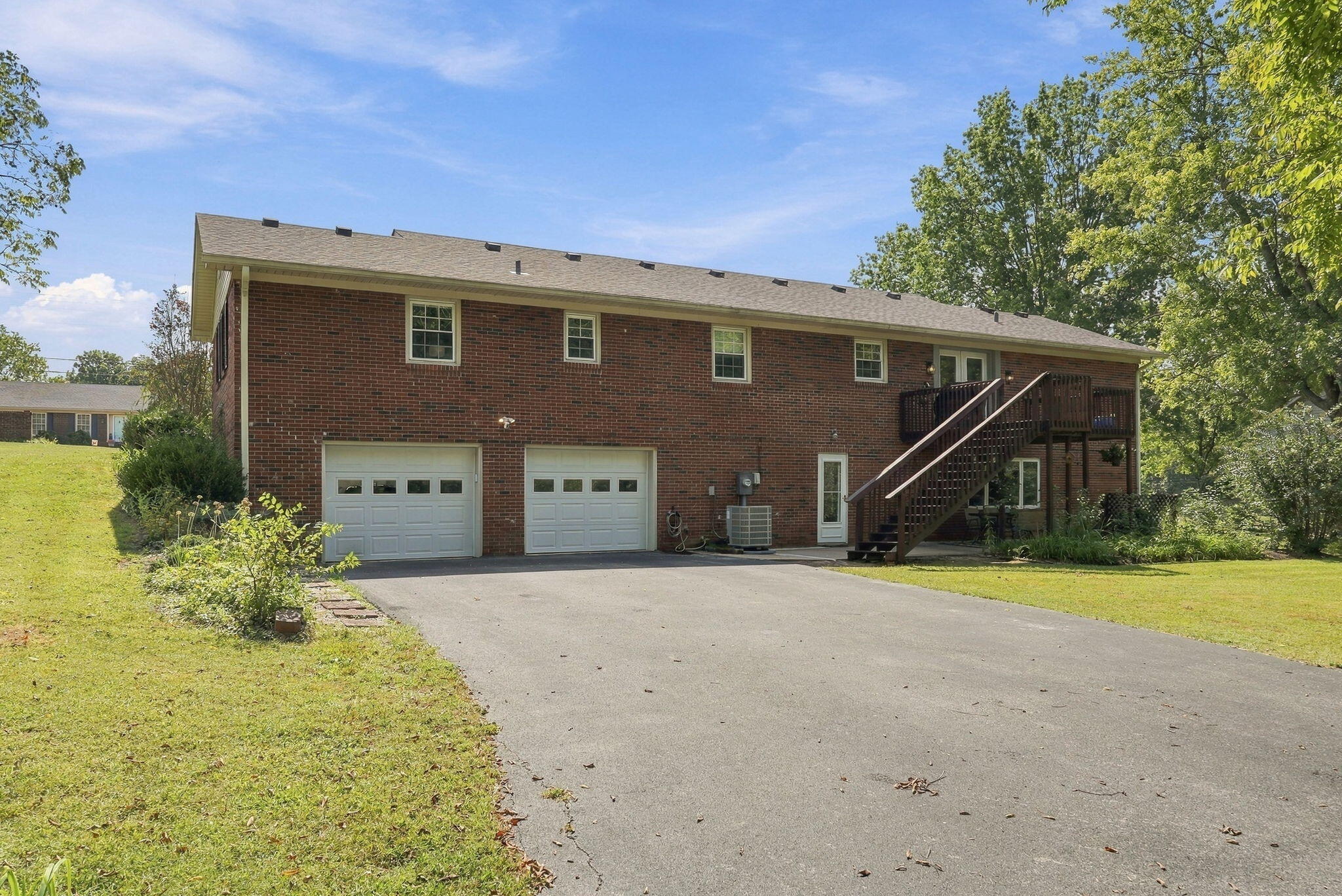 165 Mercer Avenue Property Photo 33