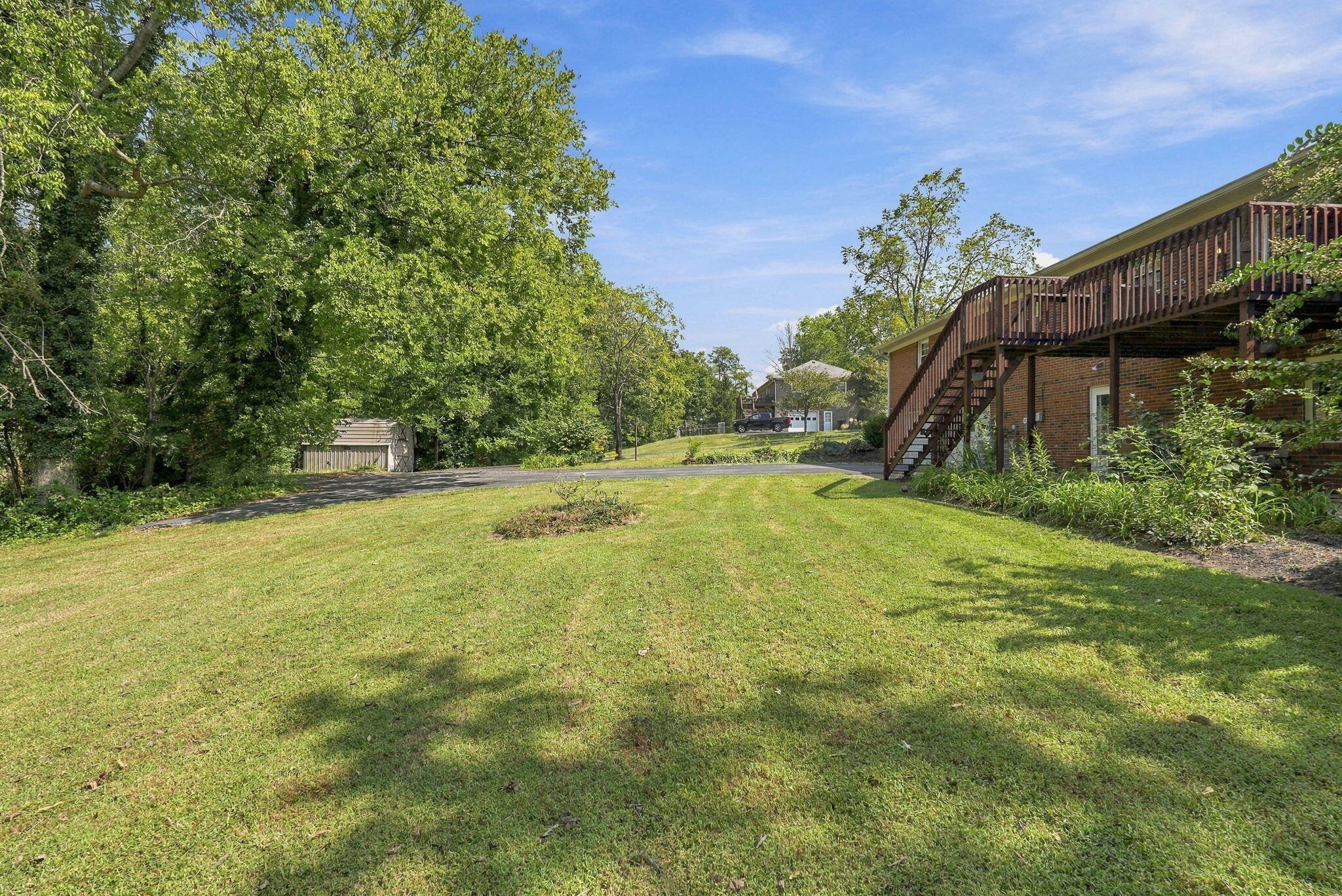 165 Mercer Avenue Property Photo 34