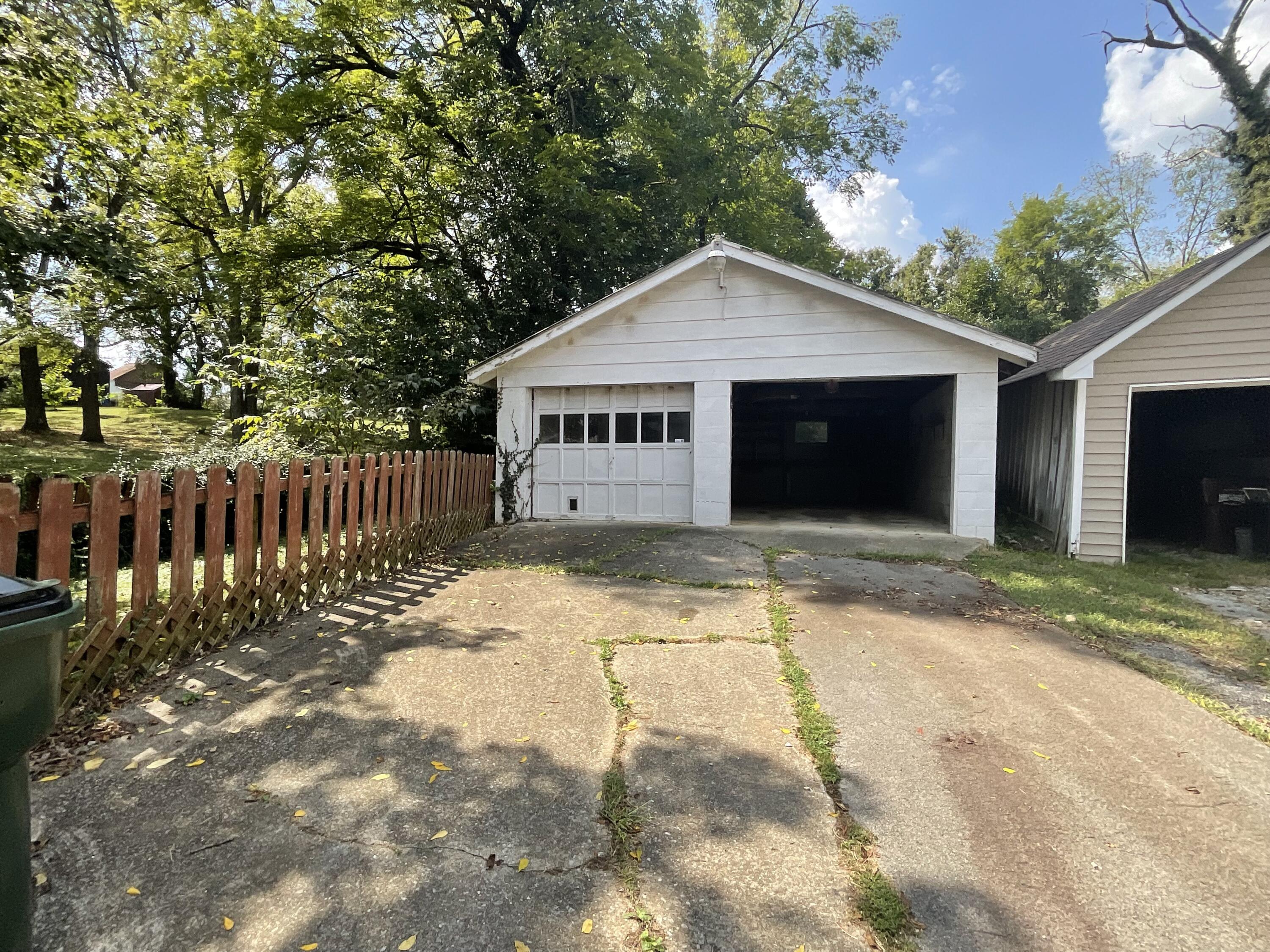 30 Samuels Avenue Property Photo 35