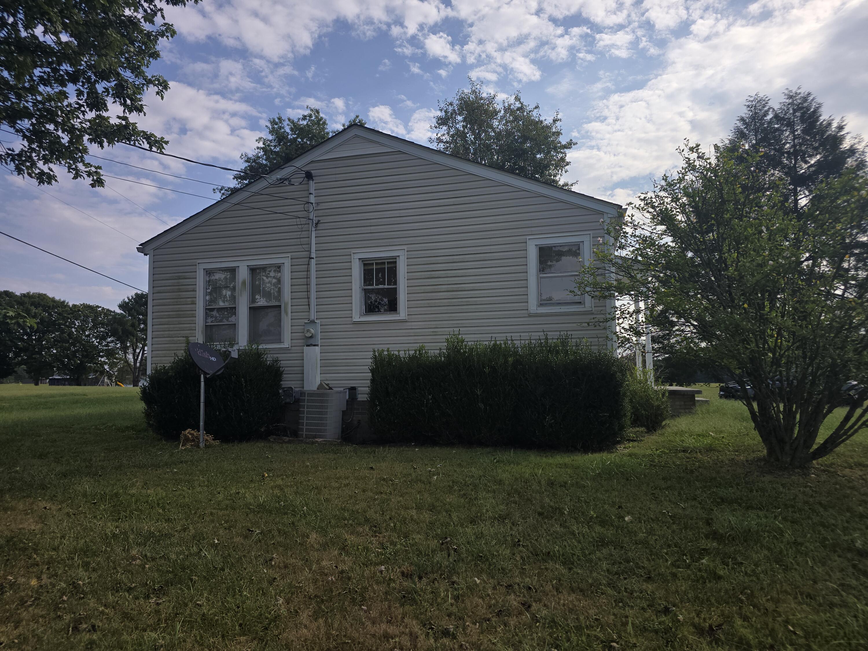 1592 Flat Lick Road Property Photo 2