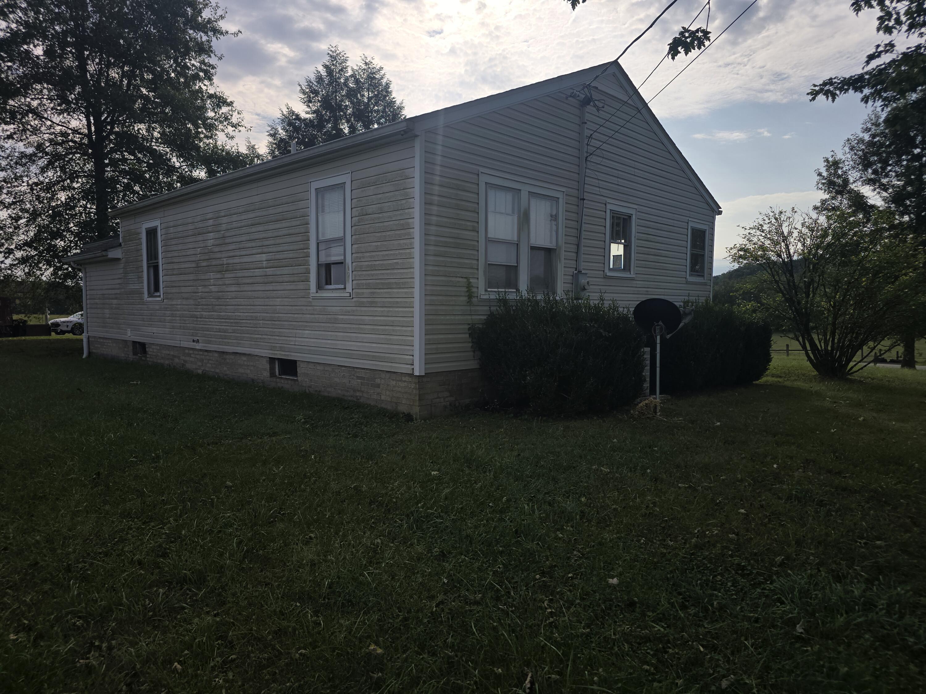 1592 Flat Lick Road Property Photo 3