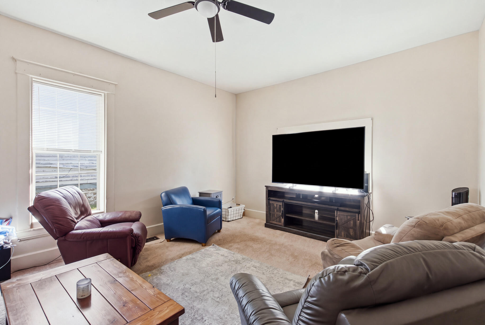 247 Kentucky Avenue Property Photo 2
