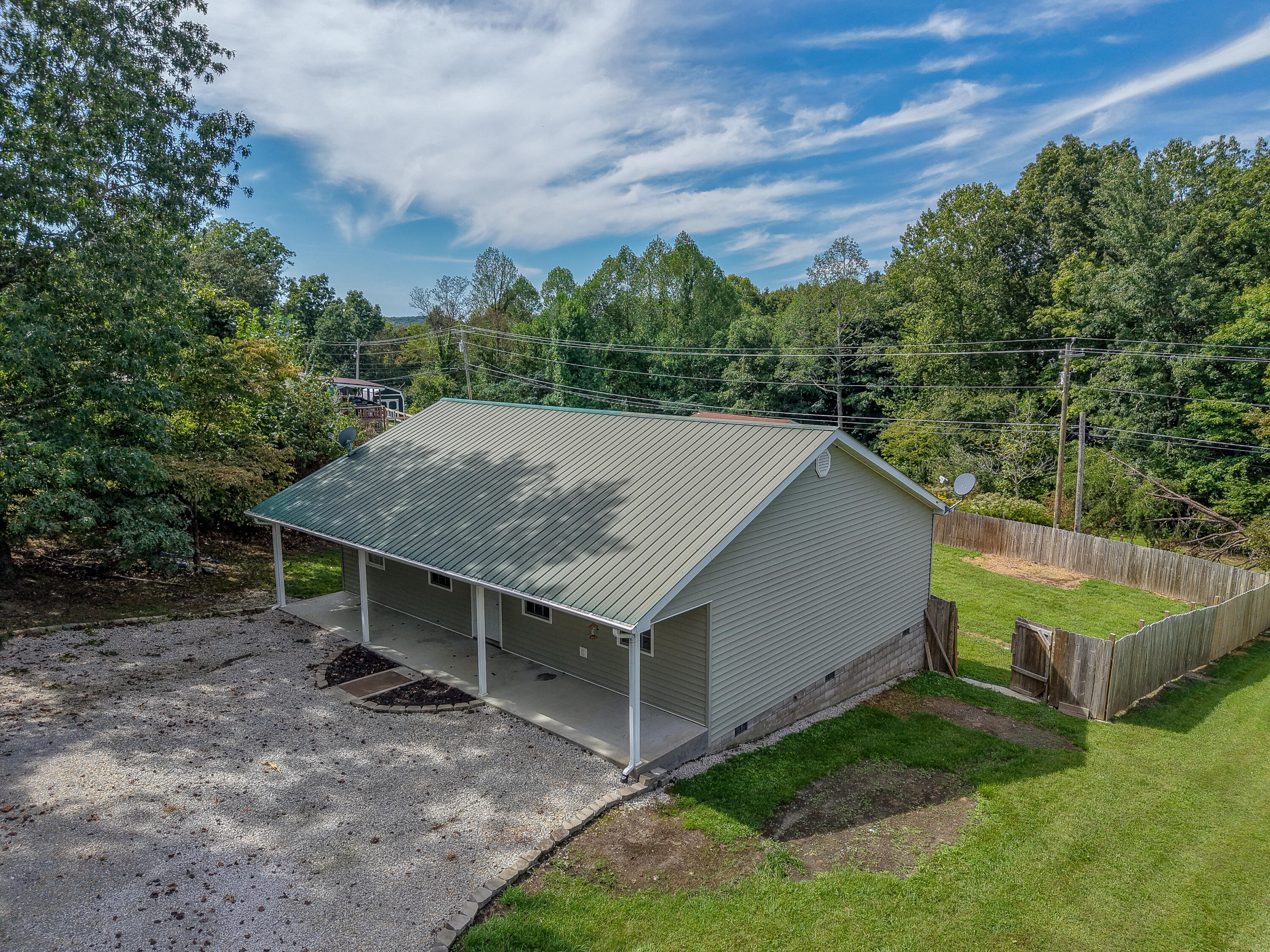211 Ridgeway Drive Property Photo 1