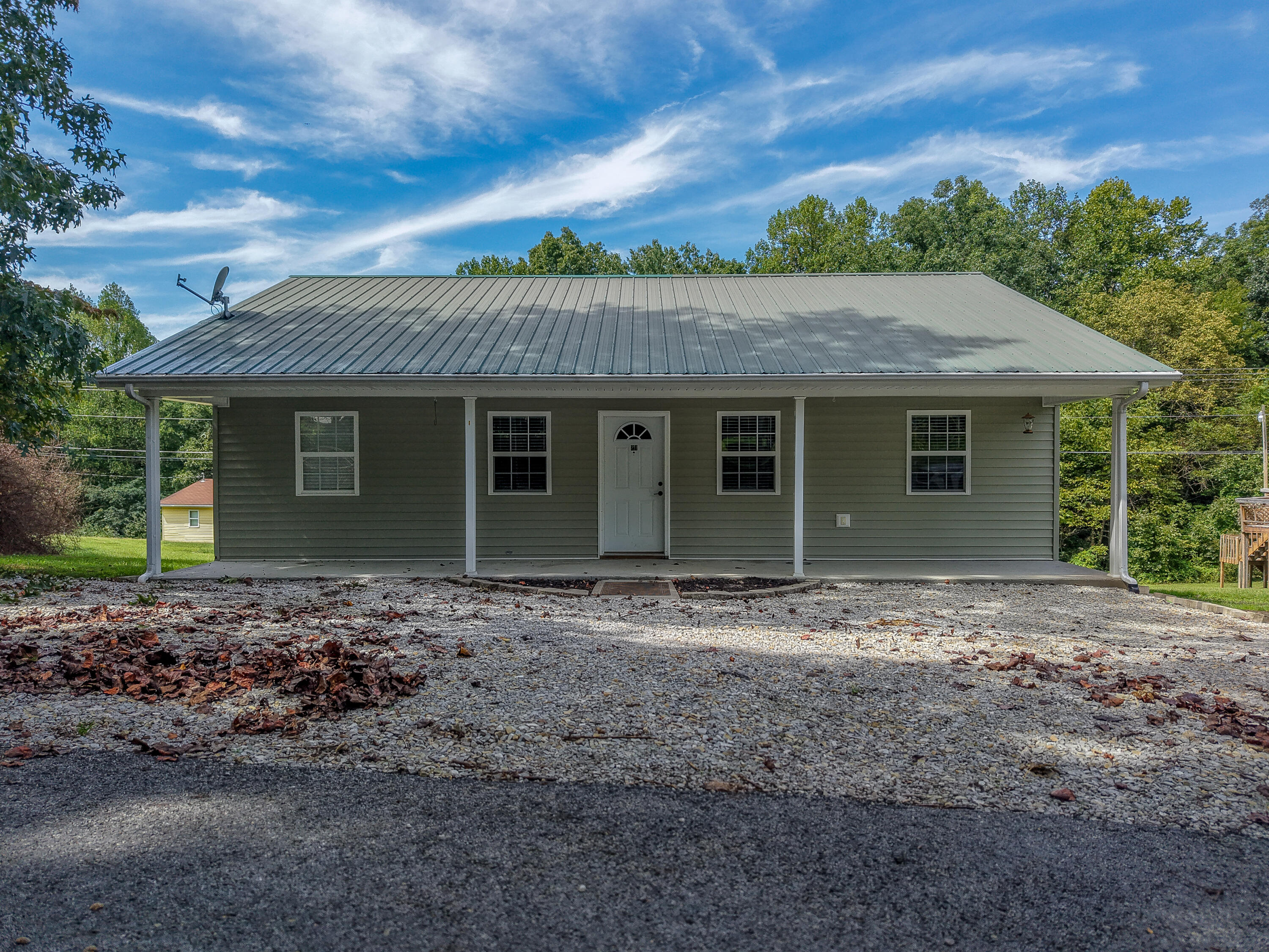 211 Ridgeway Drive Property Photo 2