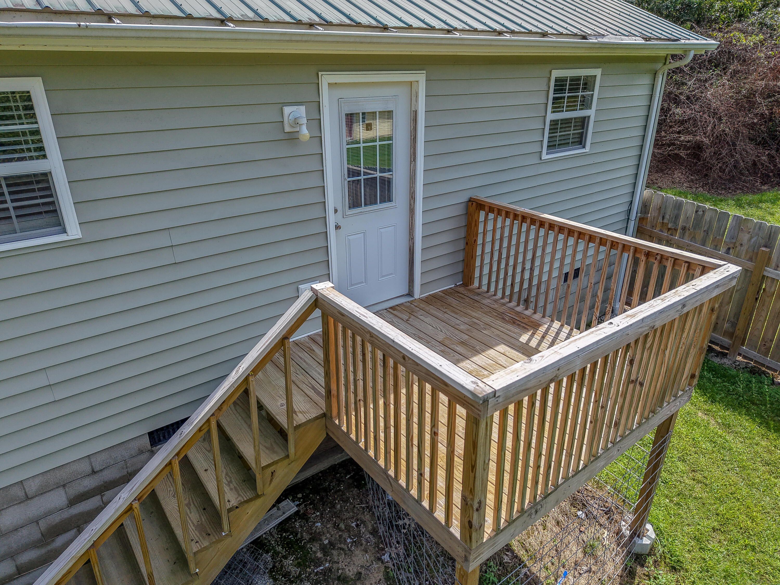 211 Ridgeway Drive Property Photo 4