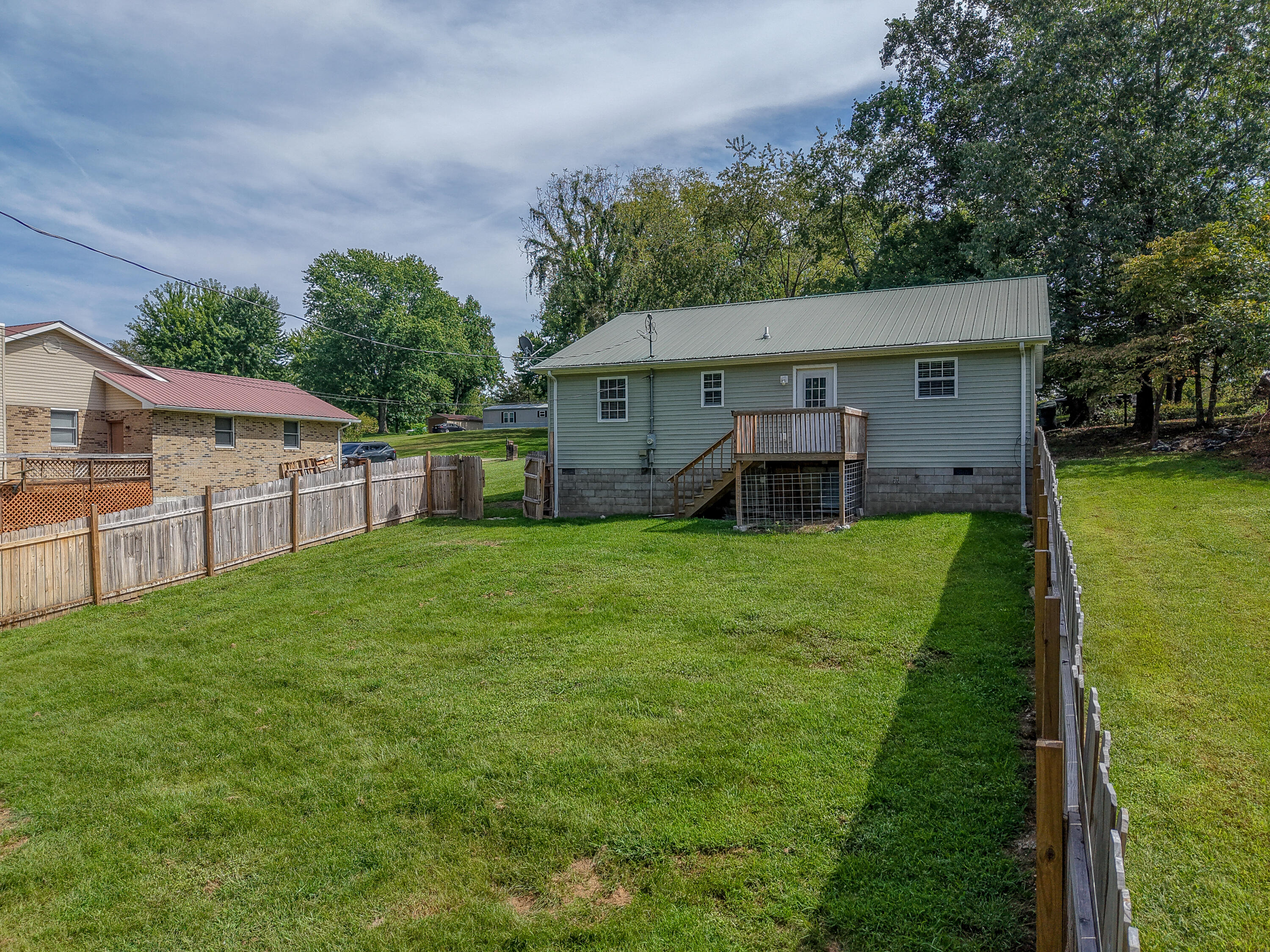 211 Ridgeway Drive Property Photo 5