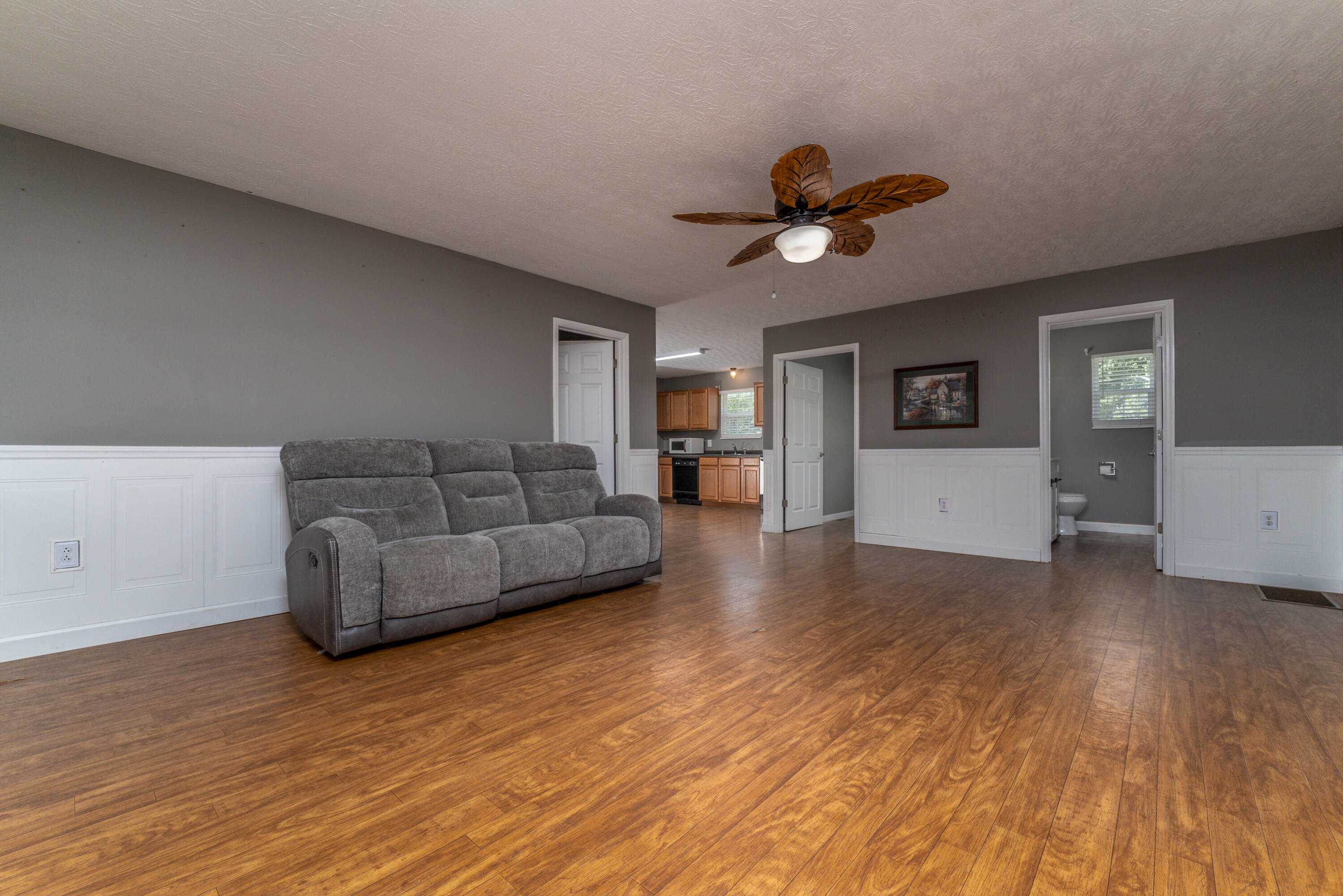 211 Ridgeway Drive Property Photo 8