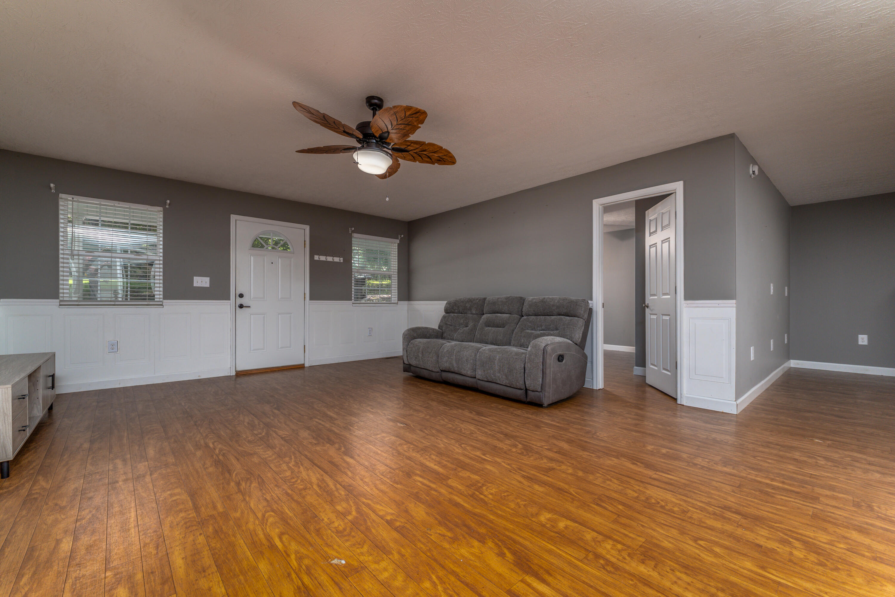 211 Ridgeway Drive Property Photo 9