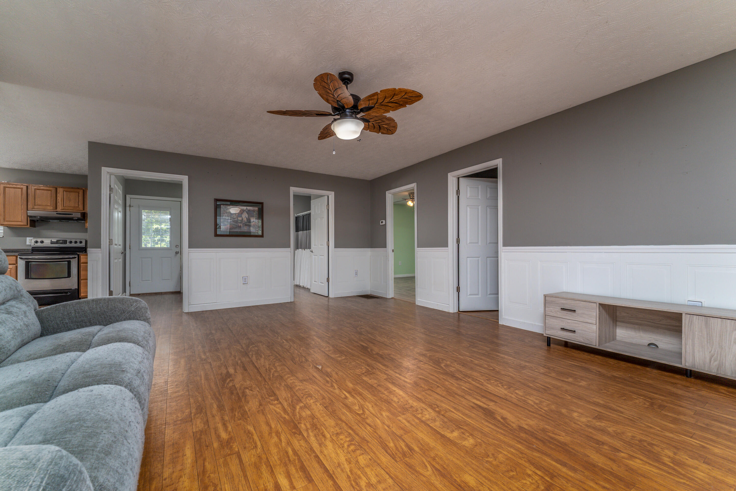 211 Ridgeway Drive Property Photo 11