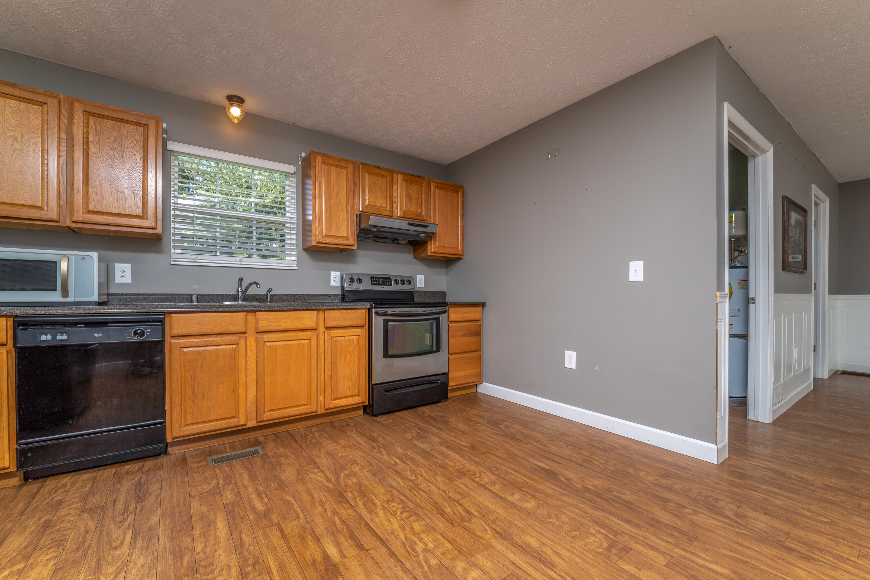 211 Ridgeway Drive Property Photo 13