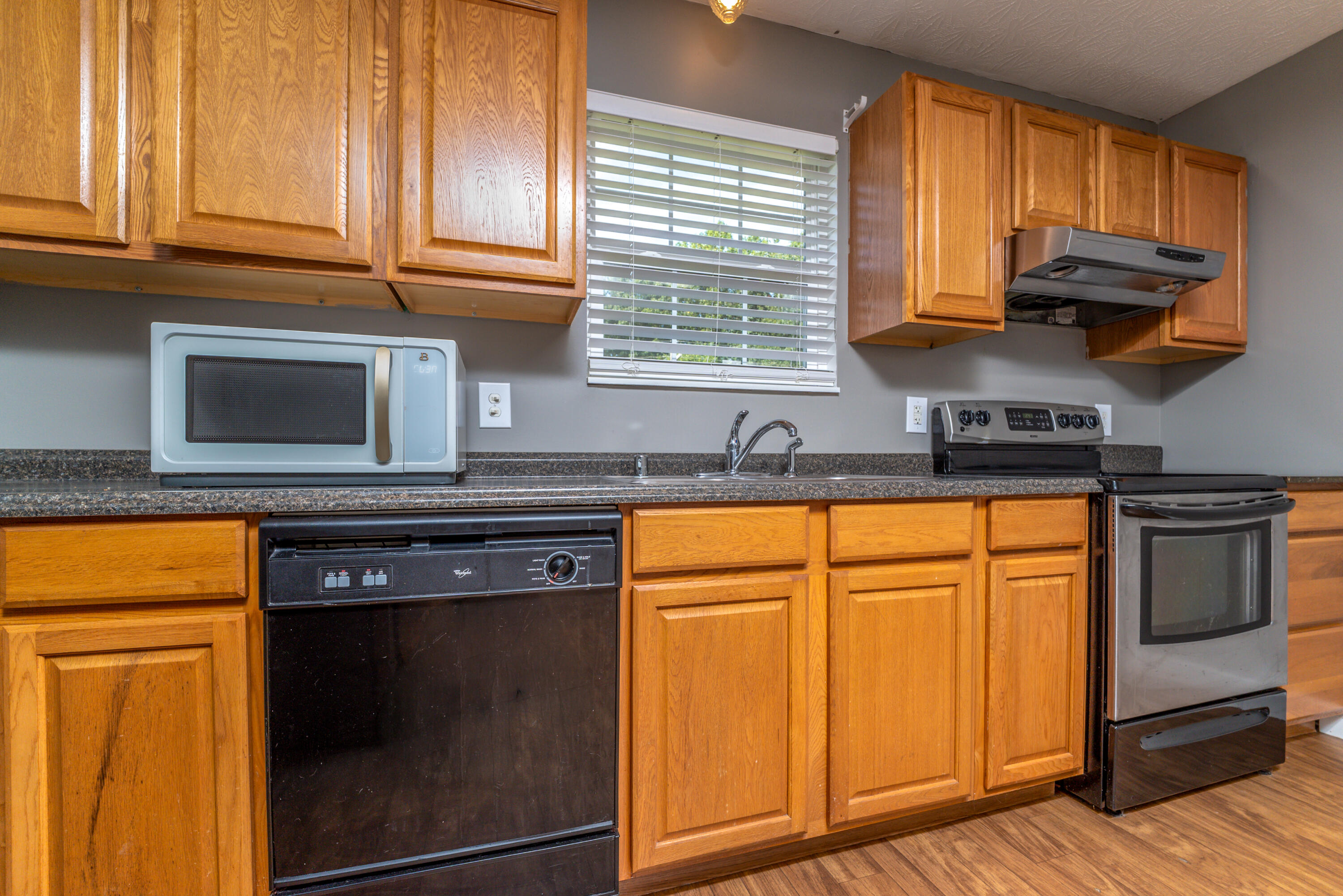 211 Ridgeway Drive Property Photo 15