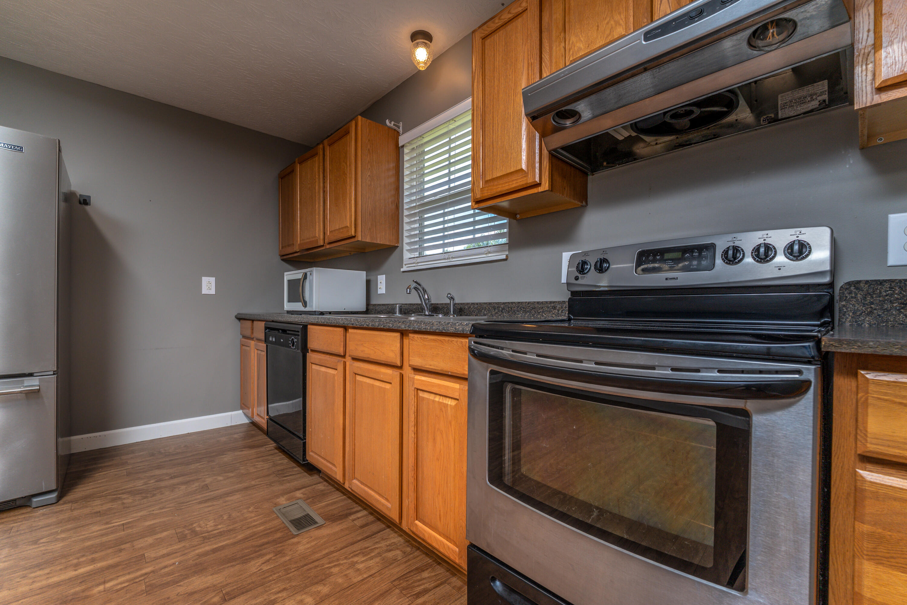 211 Ridgeway Drive Property Photo 16