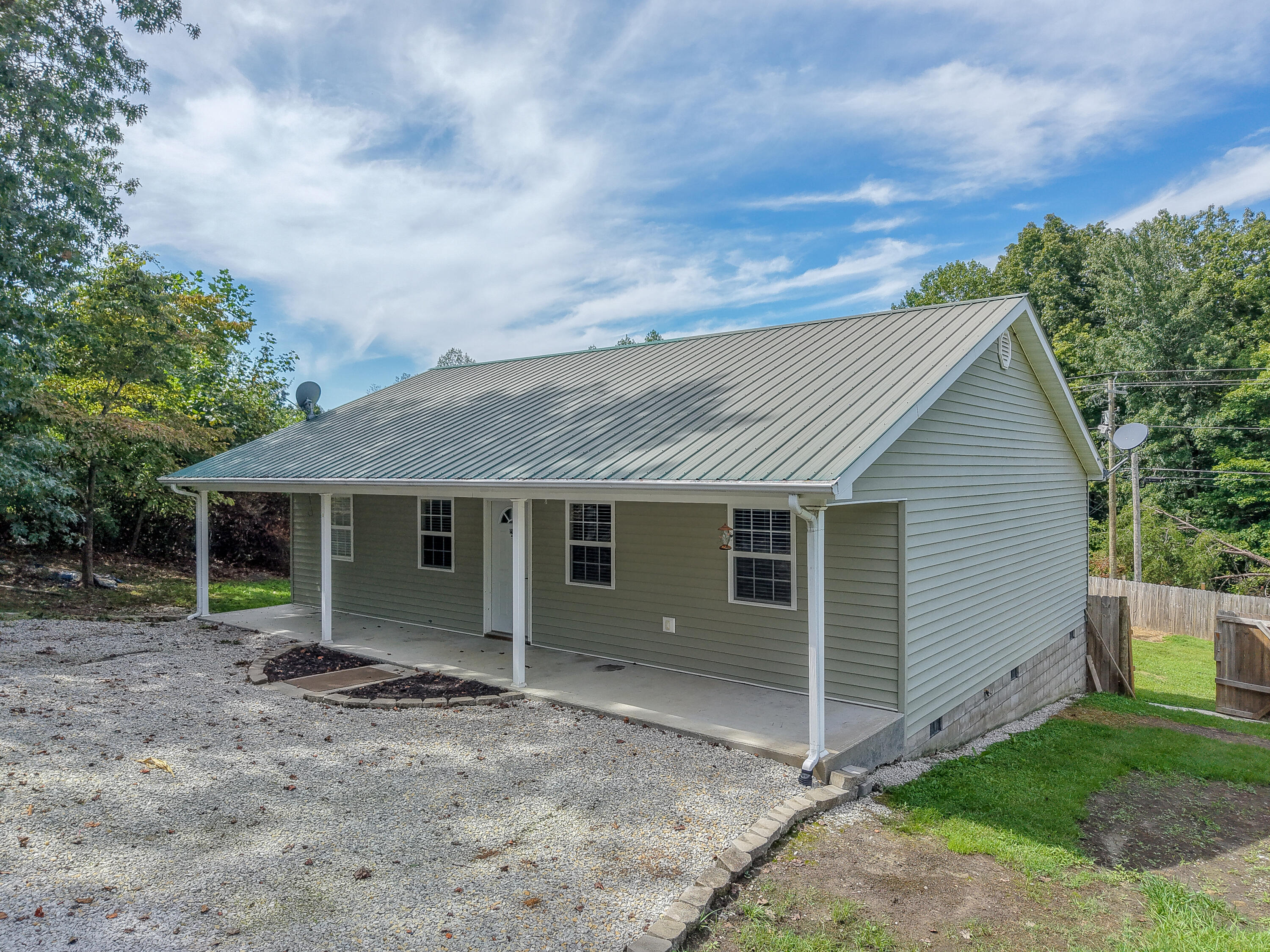 211 Ridgeway Drive Property Photo 28