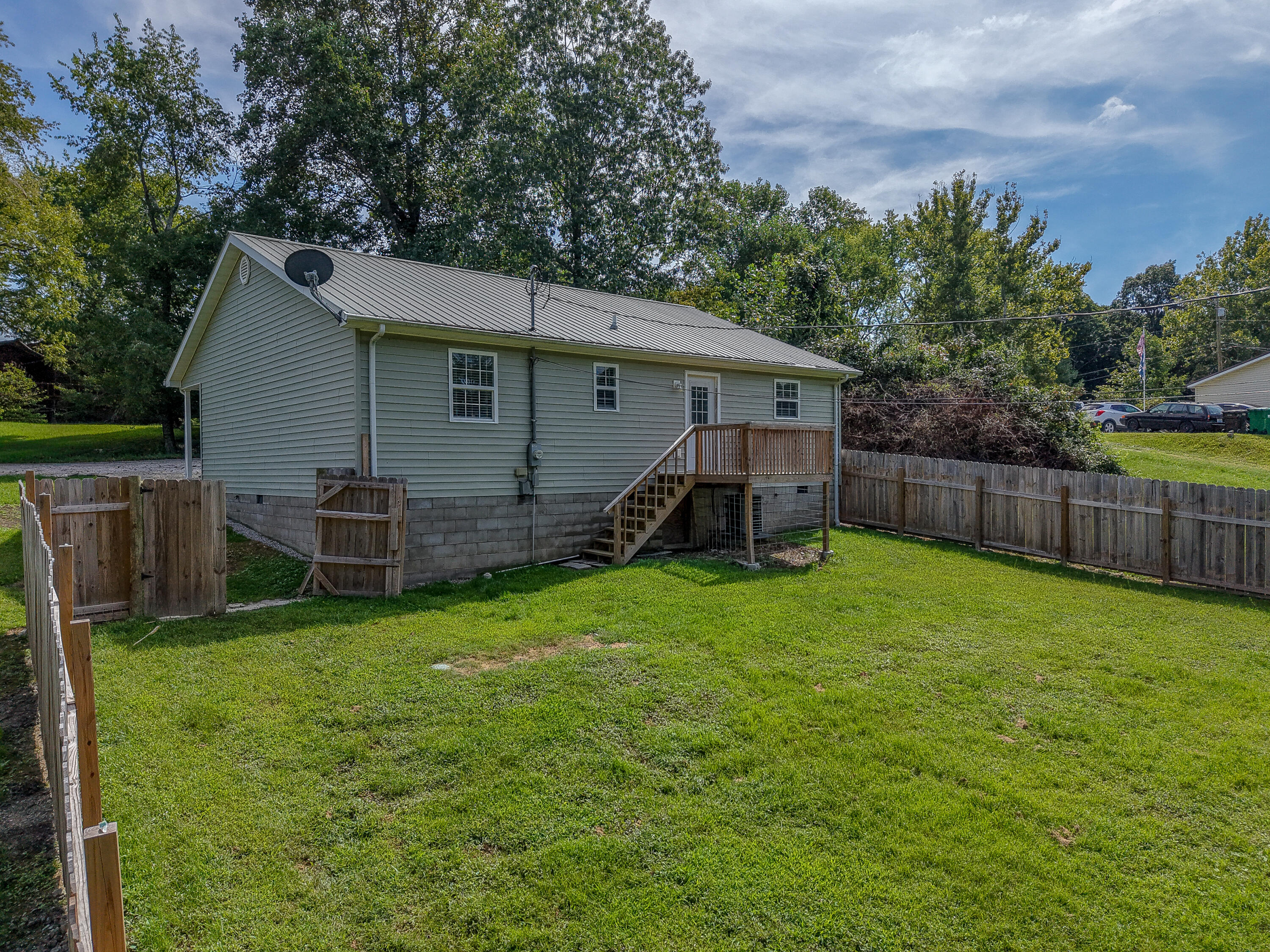 211 Ridgeway Drive Property Photo 29