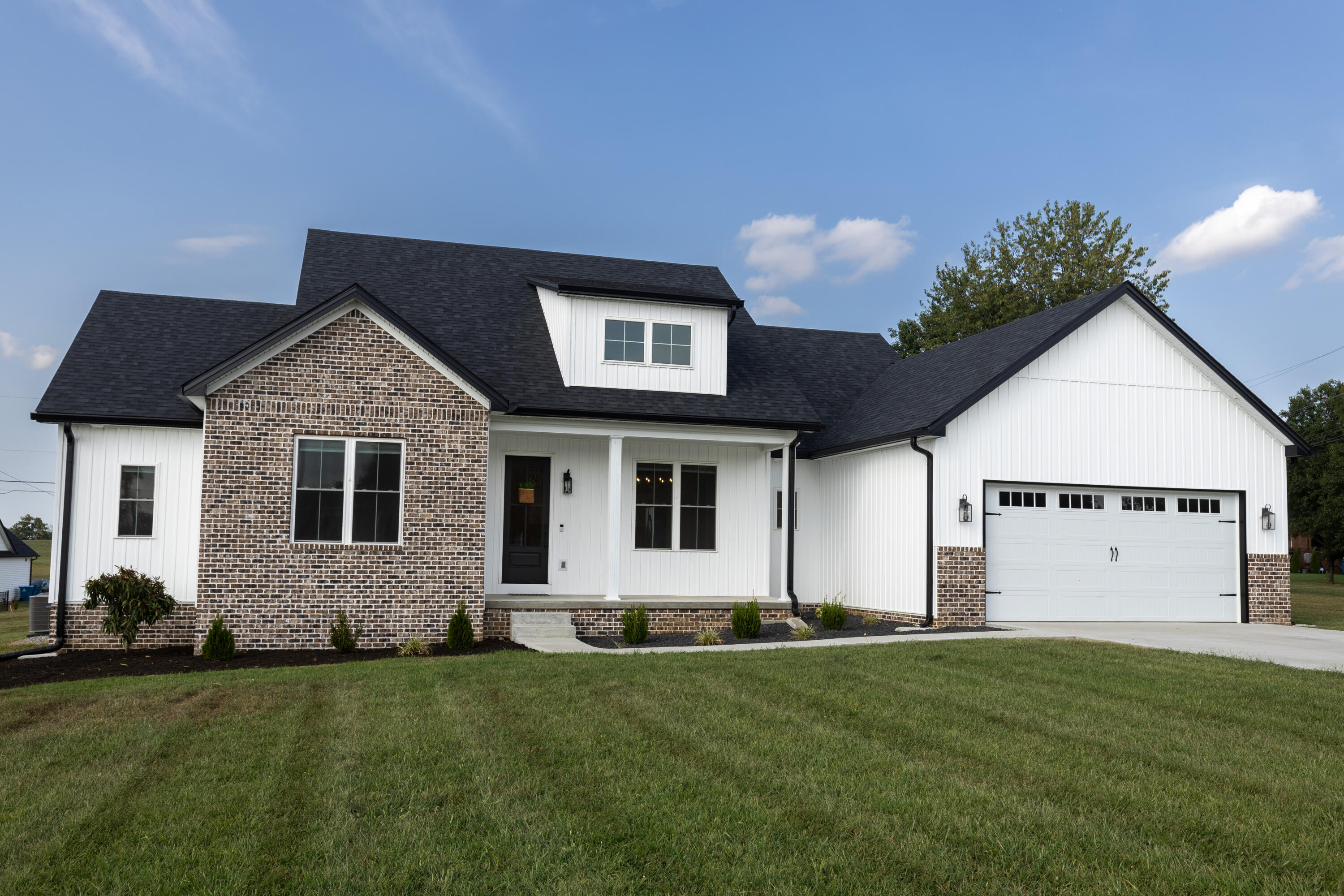 589 Harvest Lane Property Photo 1