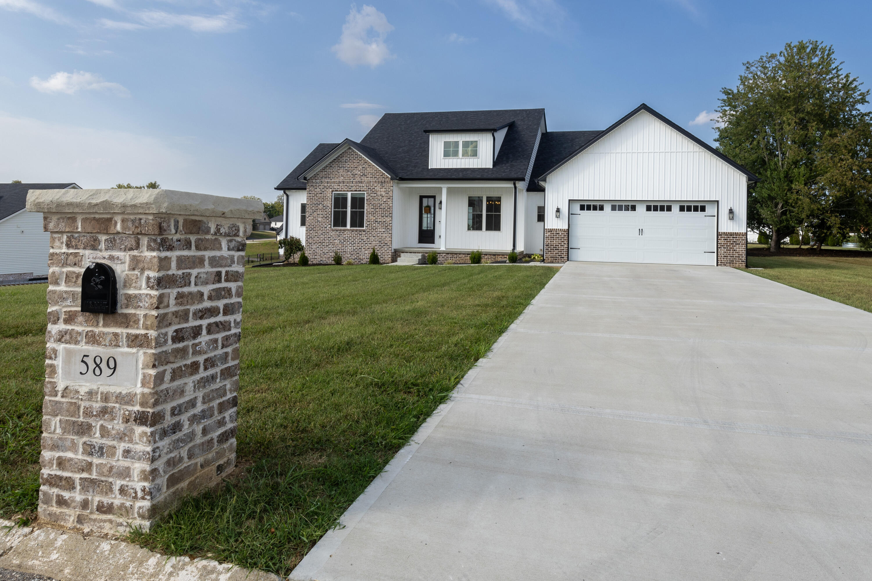589 Harvest Lane Property Photo 3
