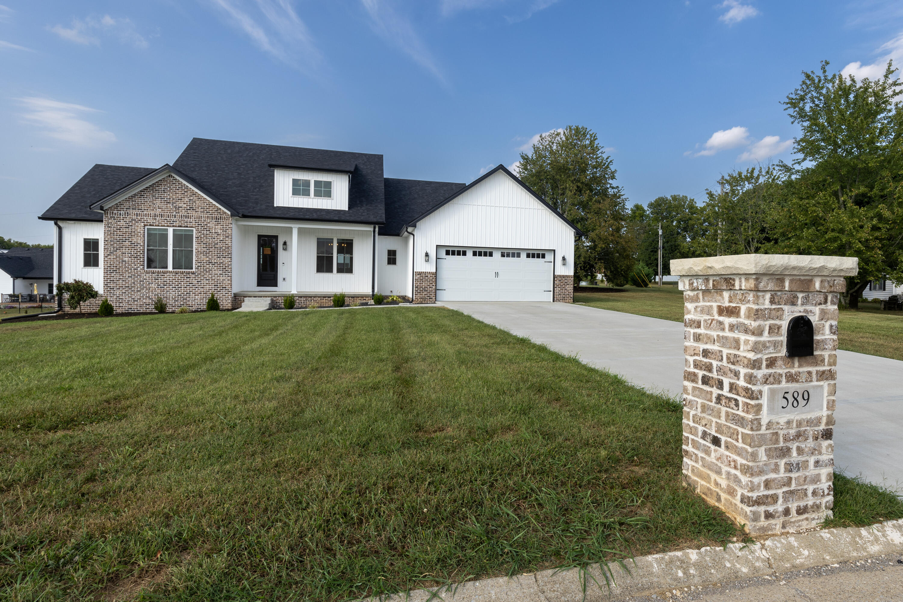 589 Harvest Lane Property Photo 4