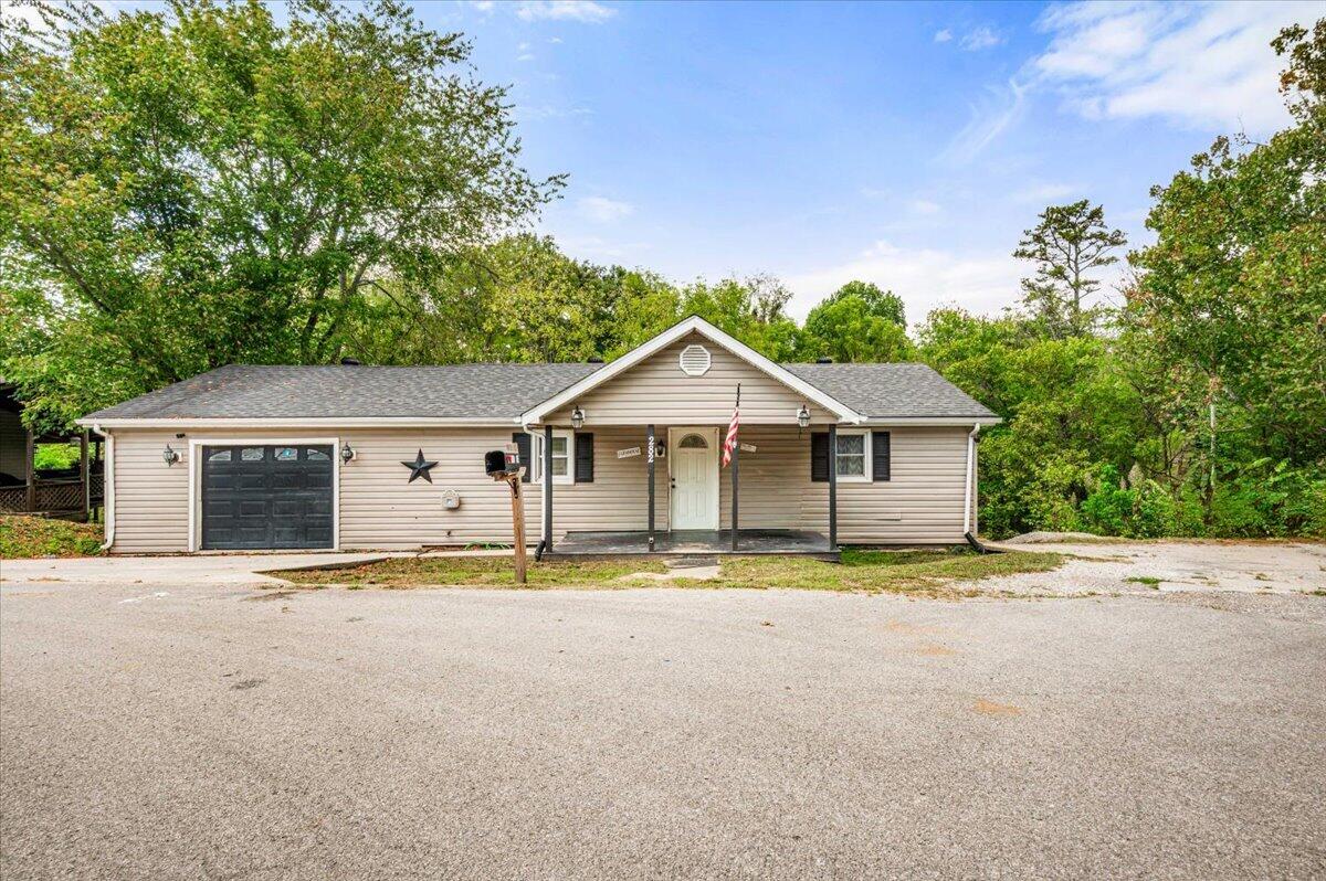 282 London Avenue Property Photo 1