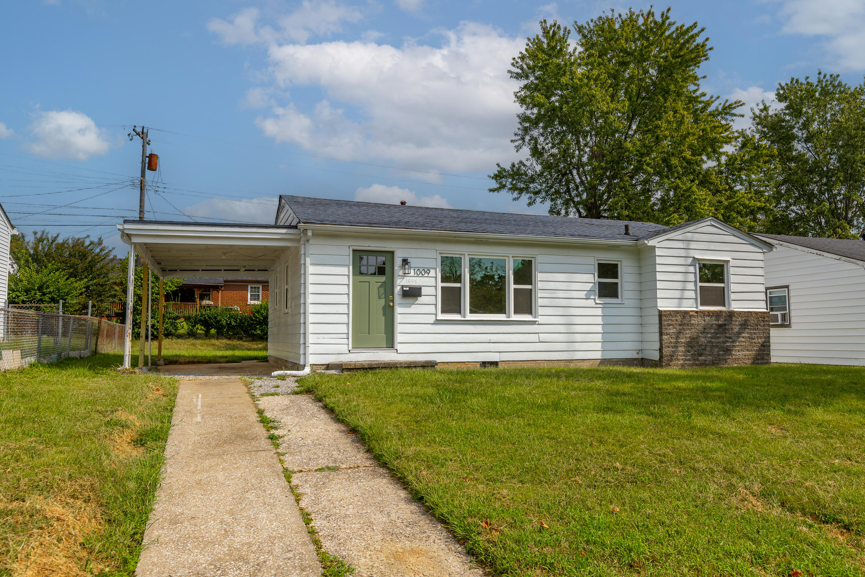 1009 Hudson Avenue Property Photo 1