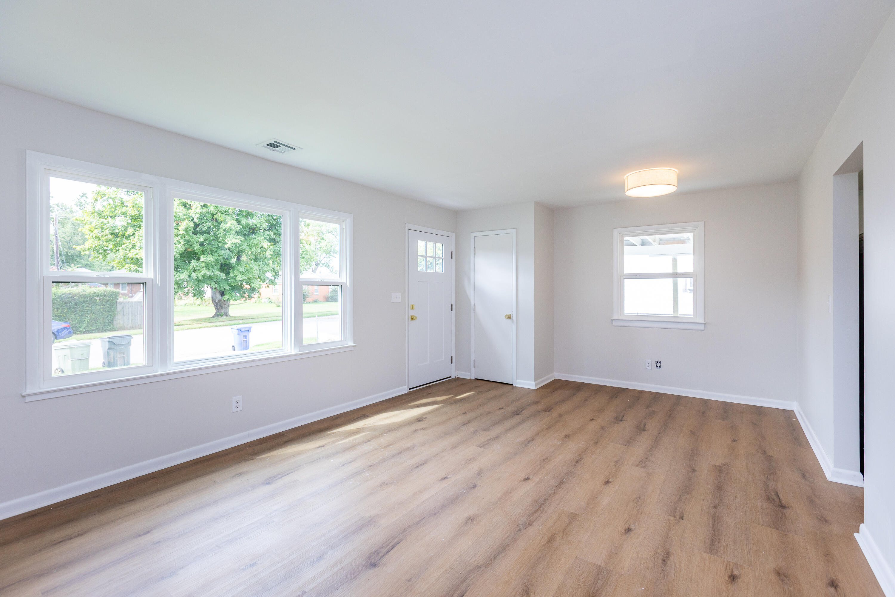 1009 Hudson Avenue Property Photo 5