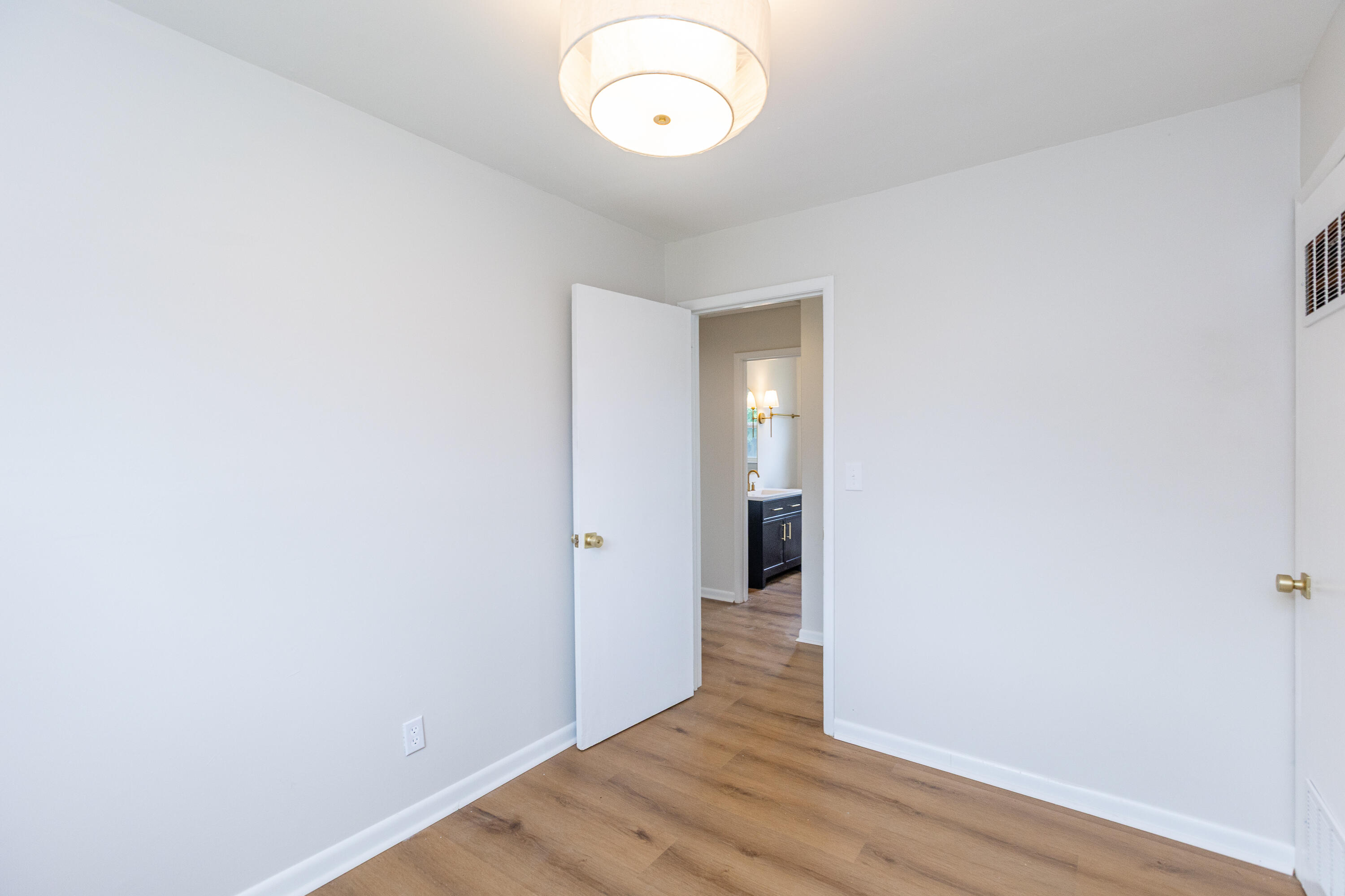 1009 Hudson Avenue Property Photo 15
