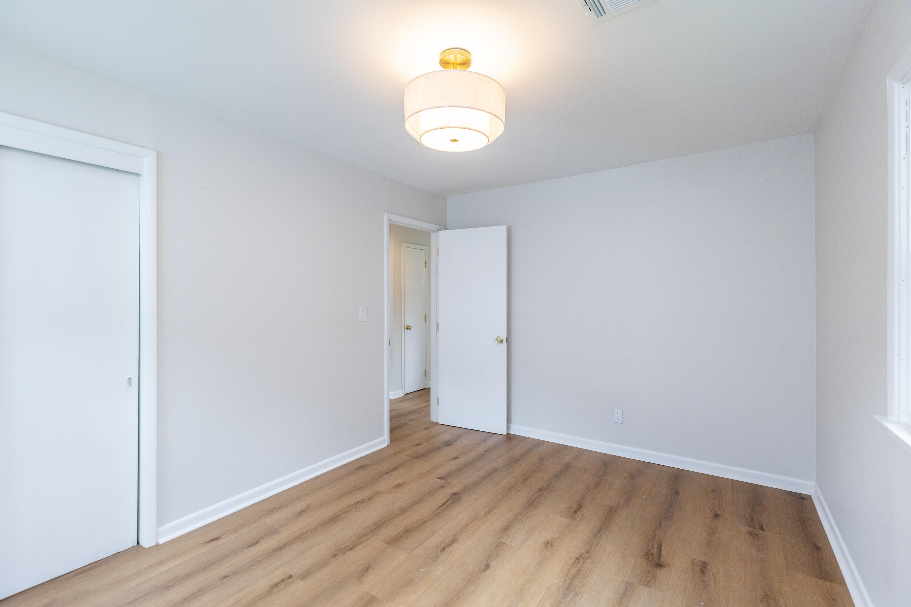 1009 Hudson Avenue Property Photo 18
