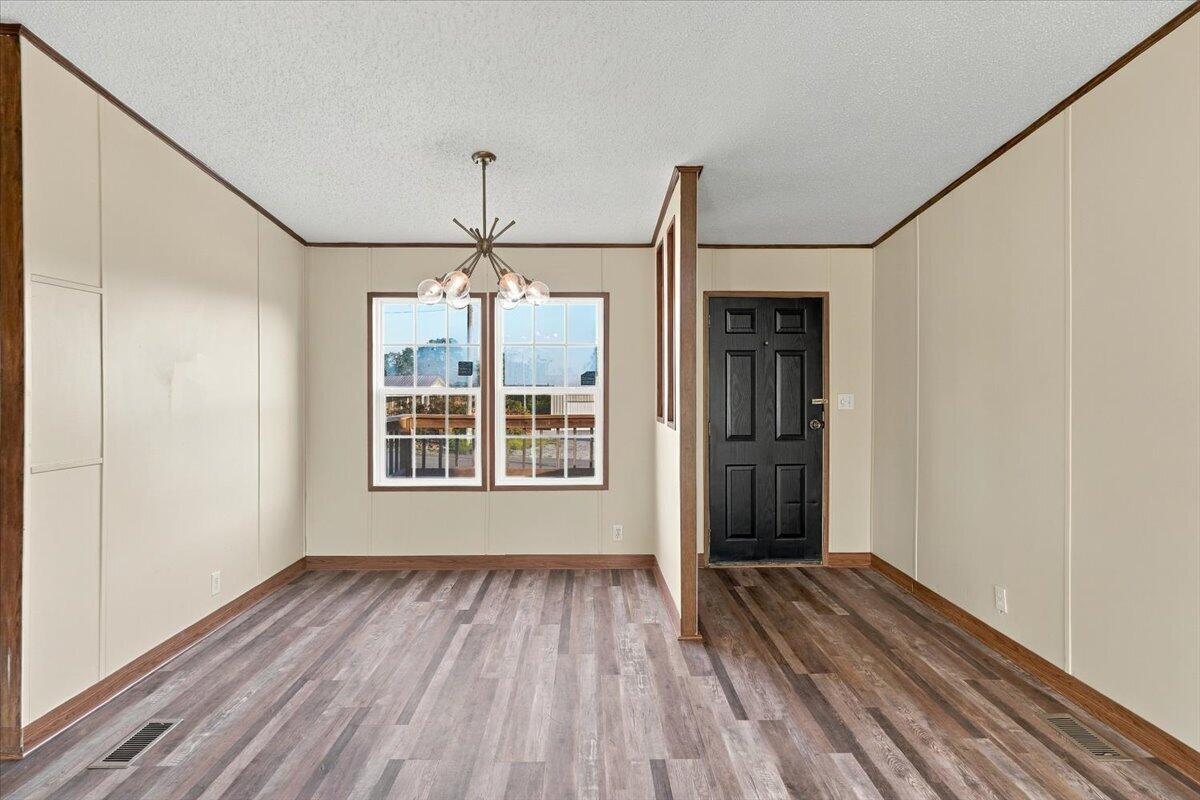 107 Breezy Loop Property Photo 2