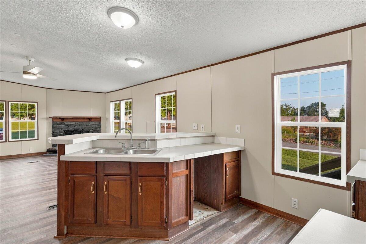 107 Breezy Loop Property Photo 7