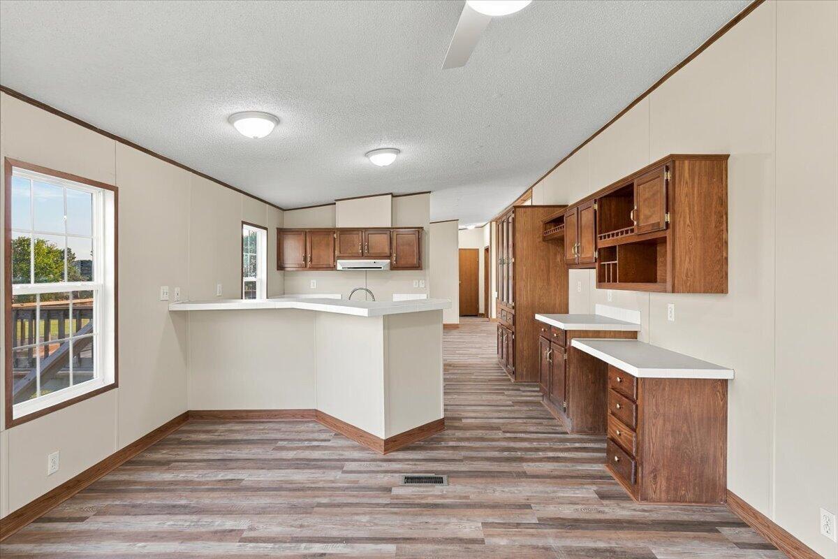 107 Breezy Loop Property Photo 8
