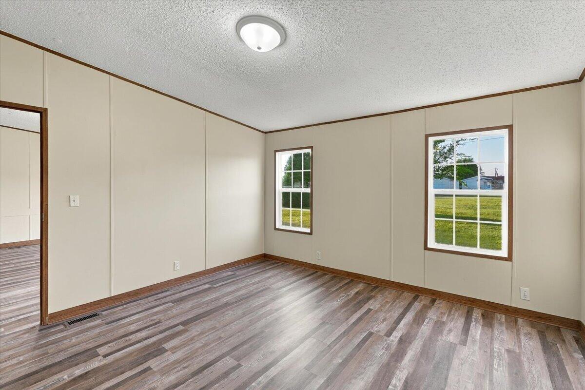 107 Breezy Loop Property Photo 14