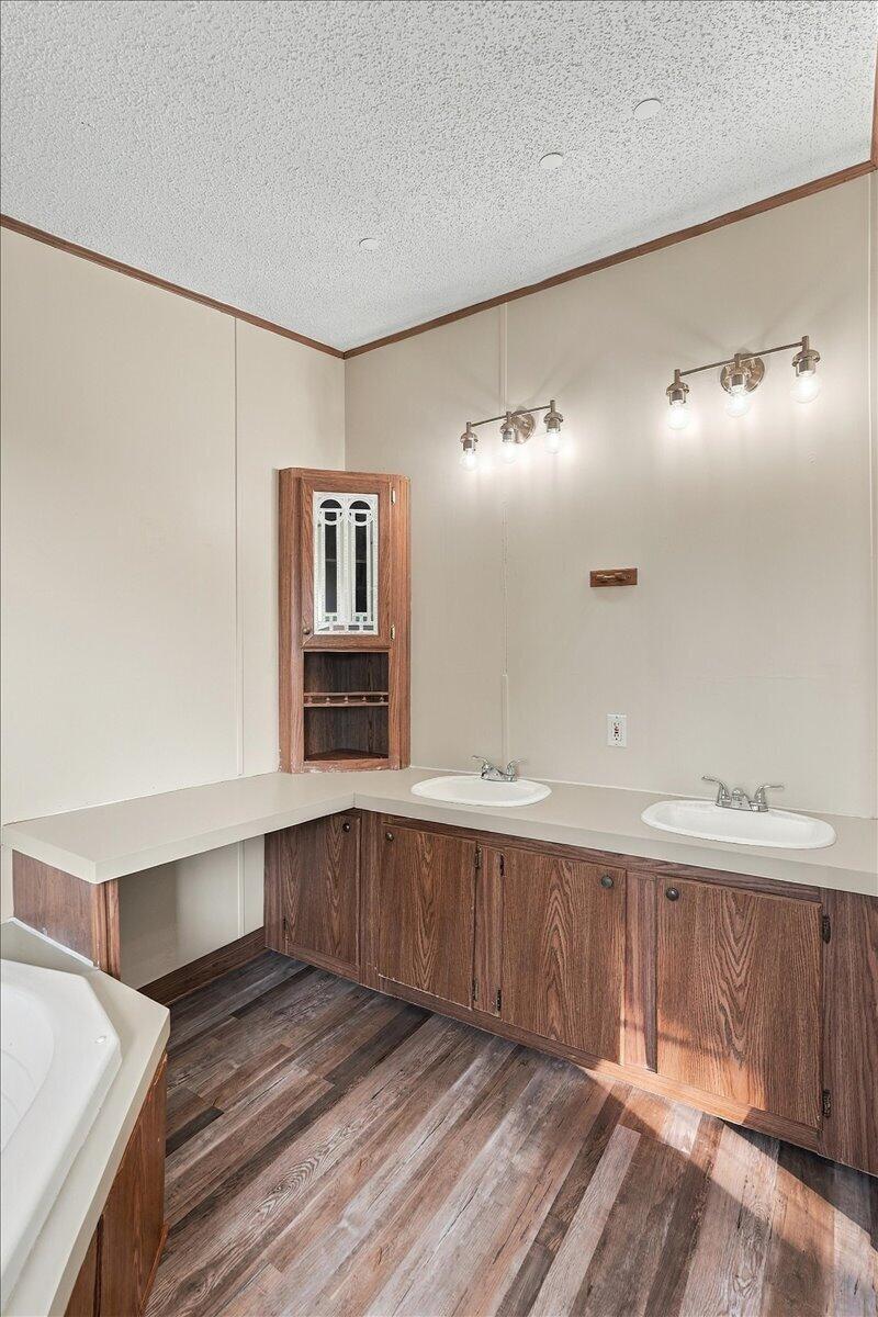 107 Breezy Loop Property Photo 17