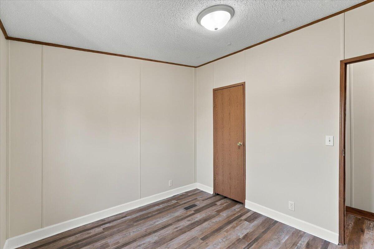 107 Breezy Loop Property Photo 20