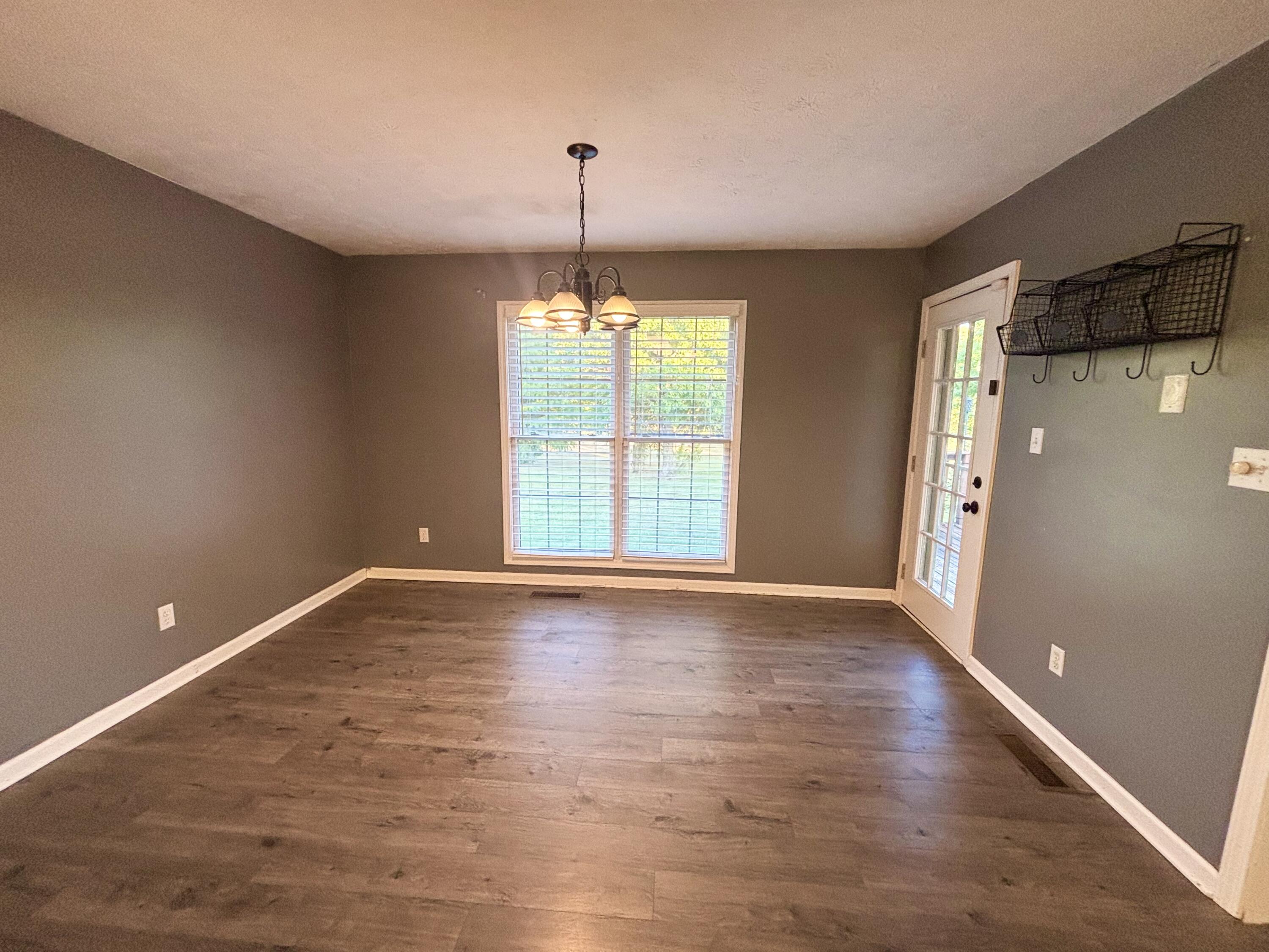 614 Ashbury Circle Property Photo 8