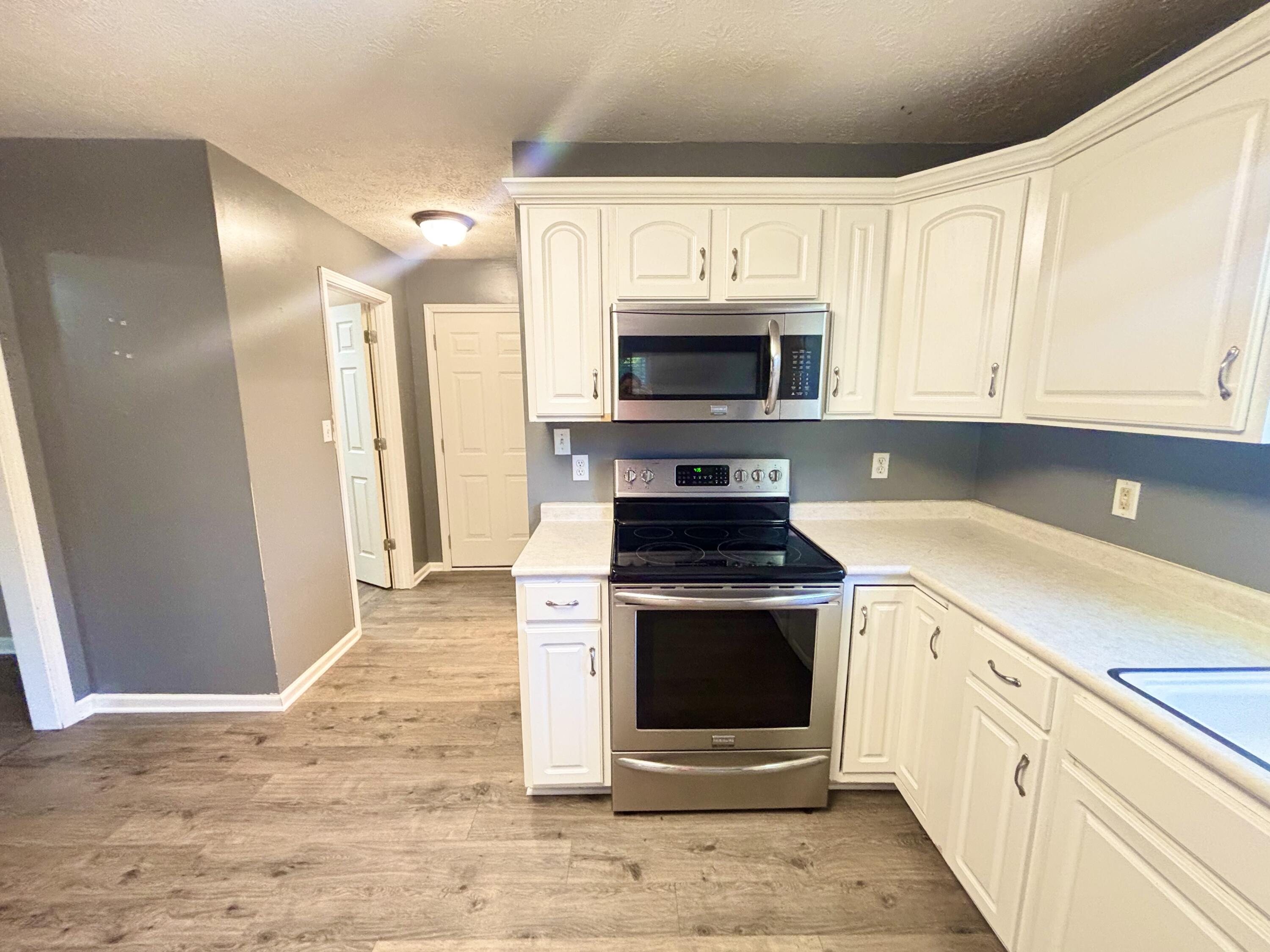 614 Ashbury Circle Property Photo 11